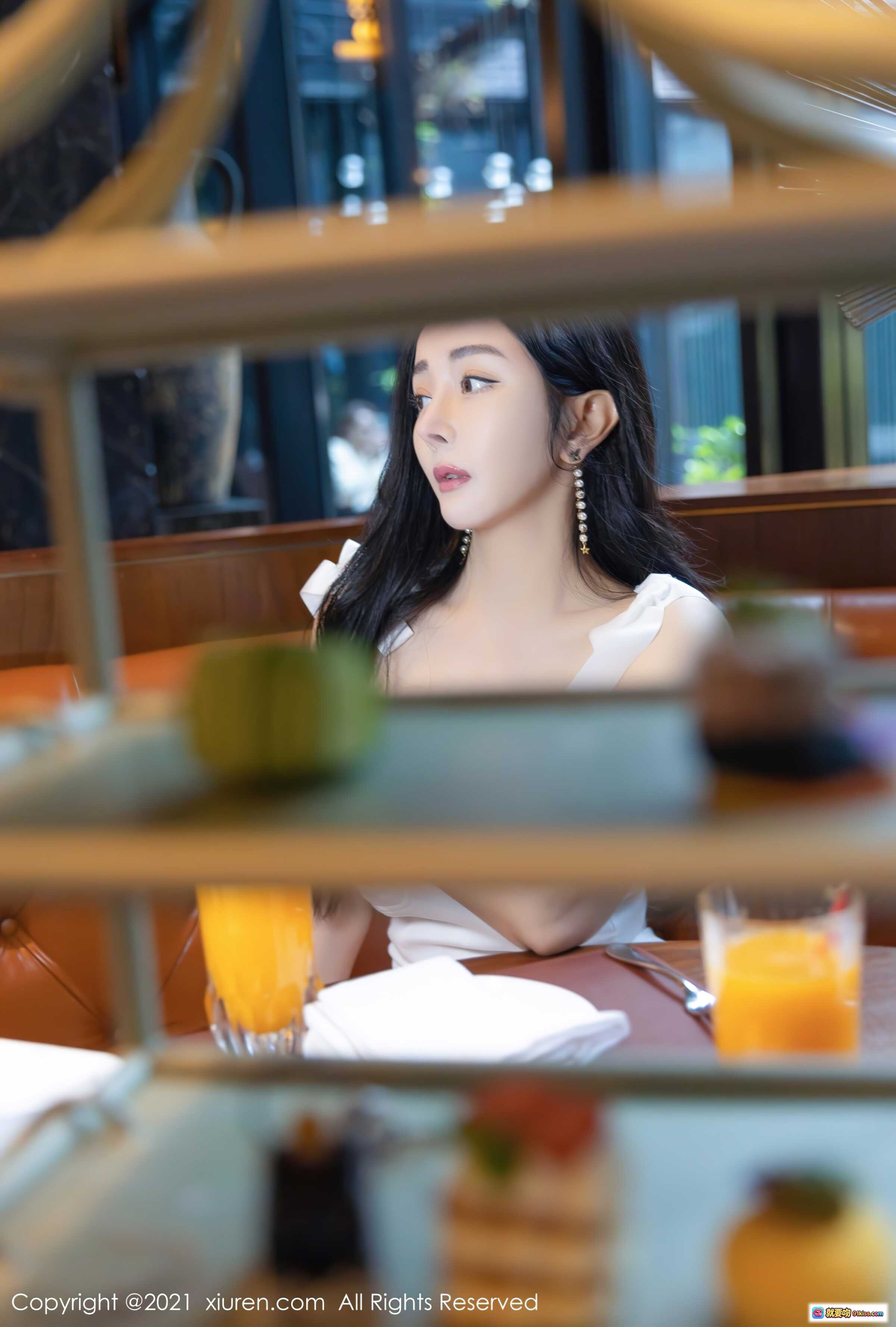 图片[9] - 允爾优雅用餐时刻 | 手机聊天界面特写 | 精致戒指与蕾丝细节 | XIUREN秀人网2021.11.02 No.4155 - 就要吻