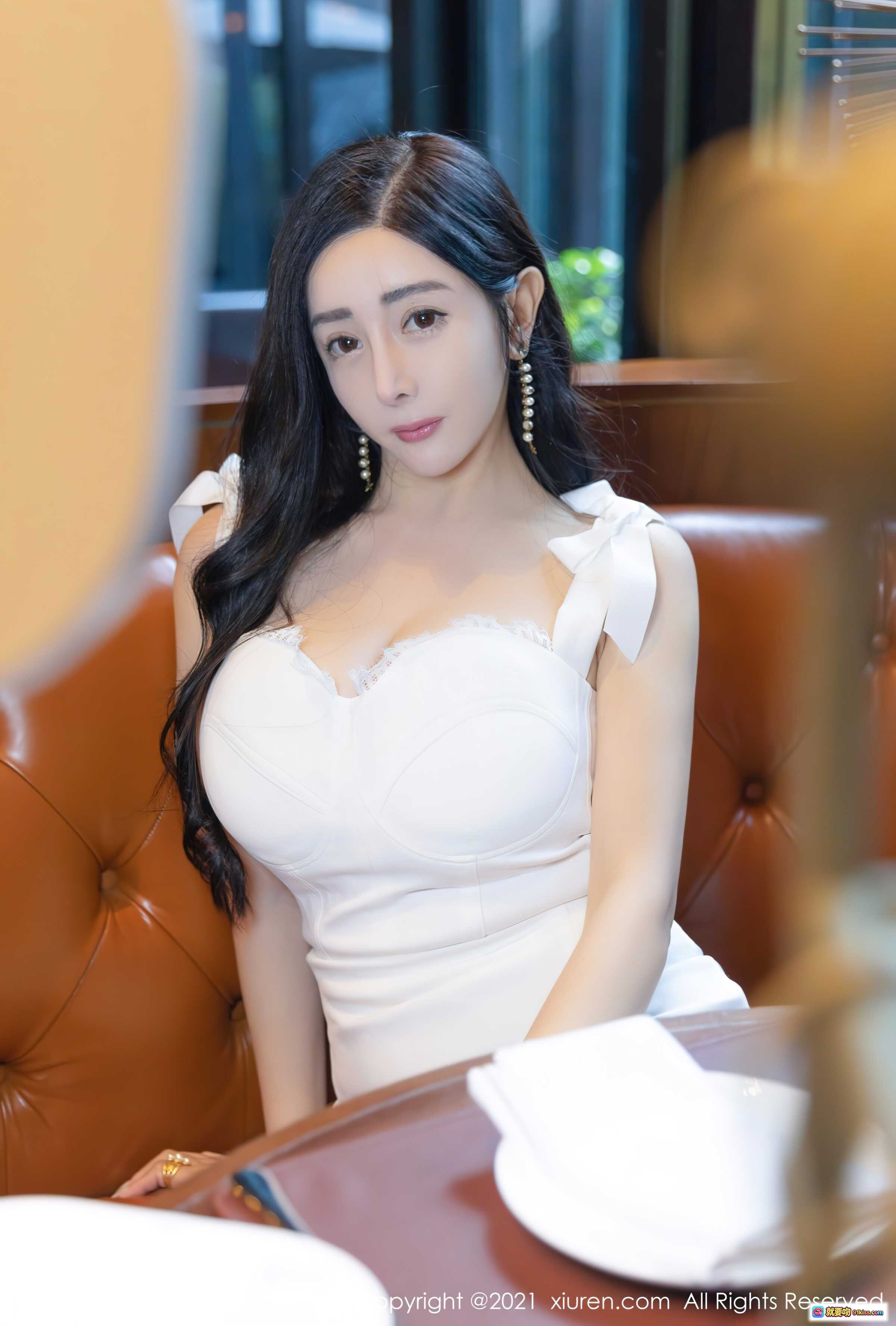 图片[5] - 允爾优雅用餐时刻 | 手机聊天界面特写 | 精致戒指与蕾丝细节 | XIUREN秀人网2021.11.02 No.4155 - 就要吻