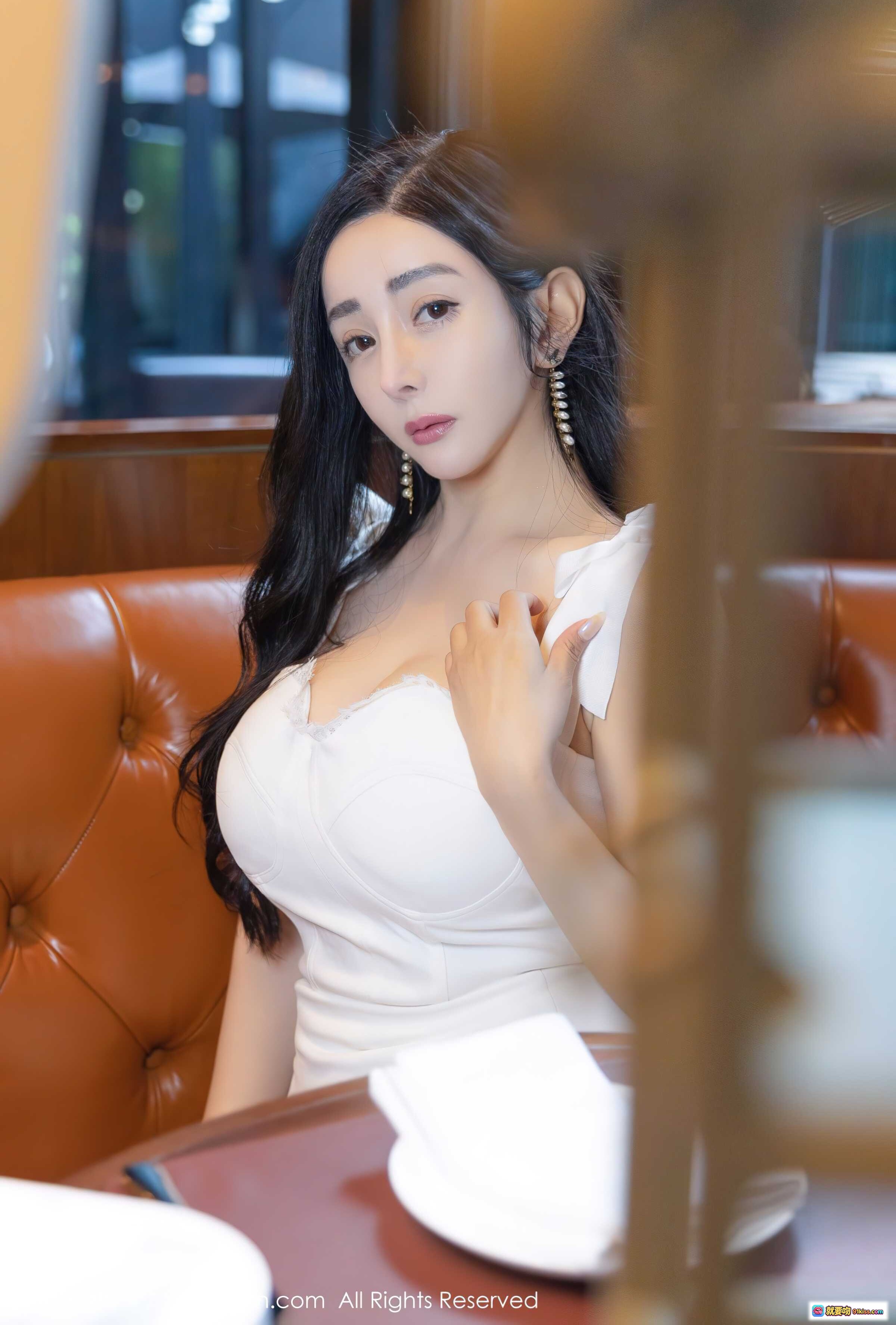 图片[6] - 允爾优雅用餐时刻 | 手机聊天界面特写 | 精致戒指与蕾丝细节 | XIUREN秀人网2021.11.02 No.4155 - 就要吻