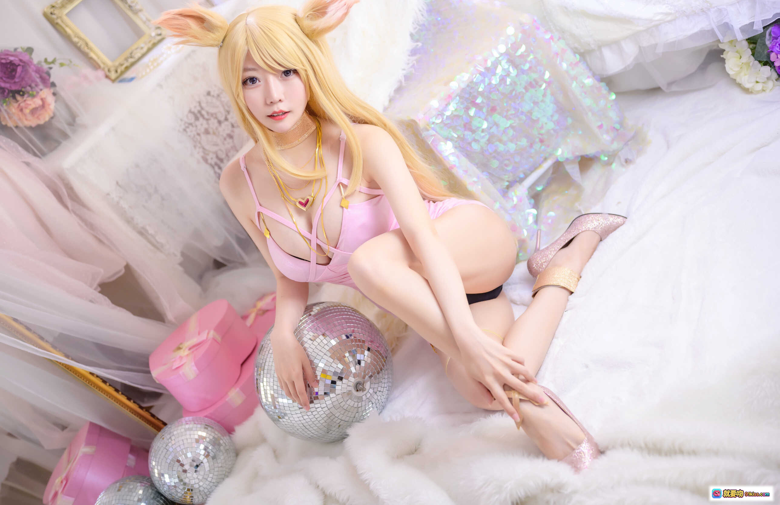图片[2] - 香草喵露露NO.020阿狸同人Cosplay写真 粉色兔耳少女萌系私房照 25P高清图集 - 就要吻