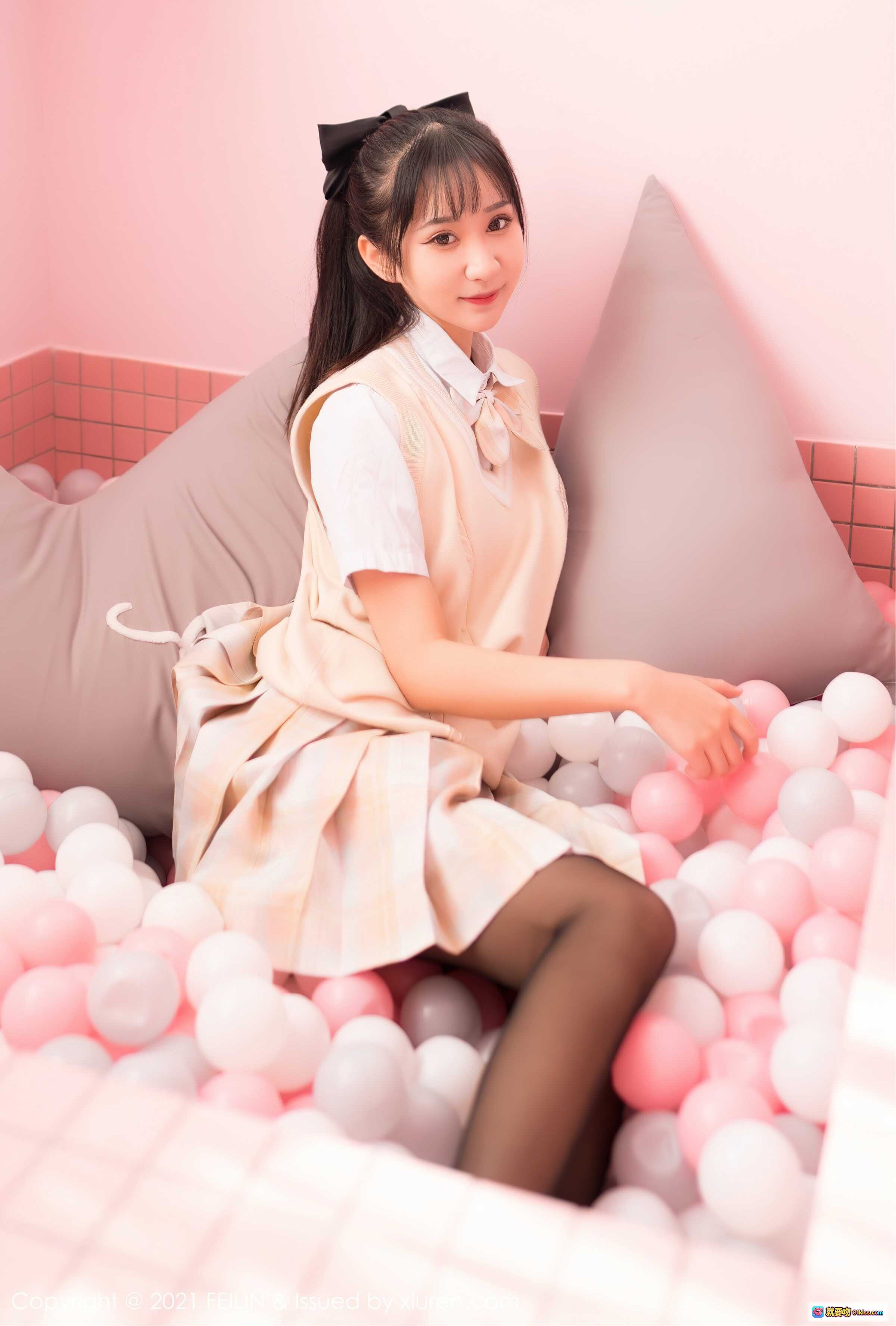 图片[1] - 小果冻儿粉色球池写真 | 甜美少女风 | 黑丝美腿 | 蝴蝶结发饰 | 2021FEILIN Vol.417高清图集 - 就要吻