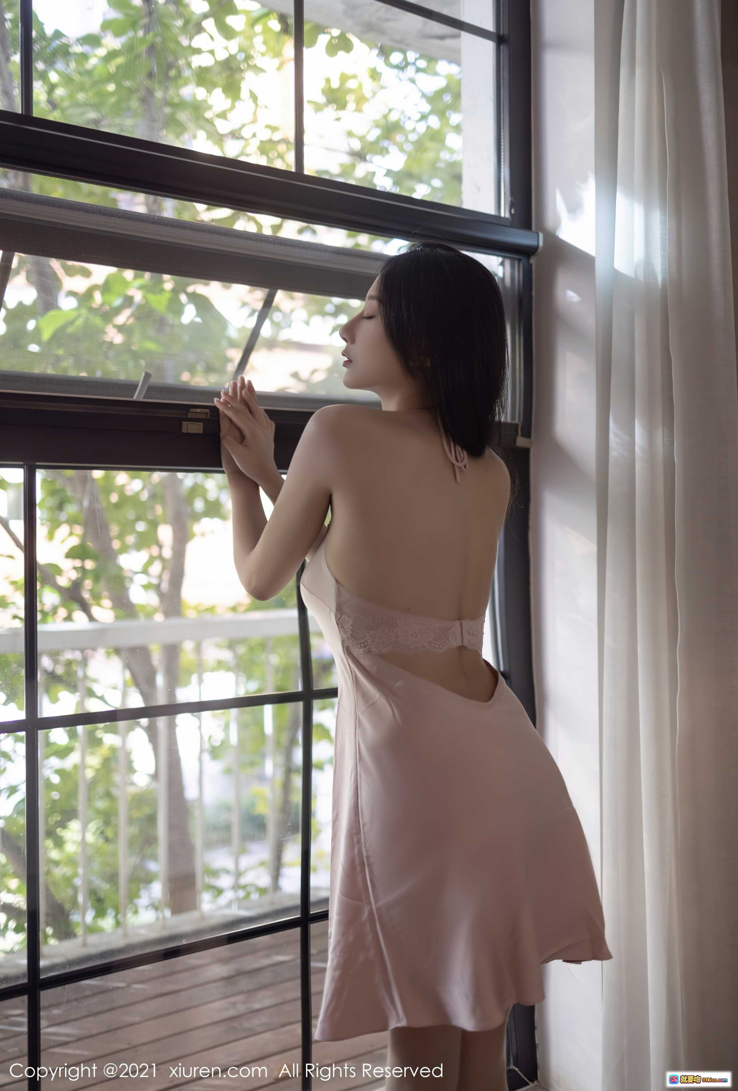 图片[6] - 何嘉颖私房写真 | 粉色吊带裙光影艺术 | XiuRen秀人网No.4006 2021.09.28 高清49P柔美室内人像 - 就要吻