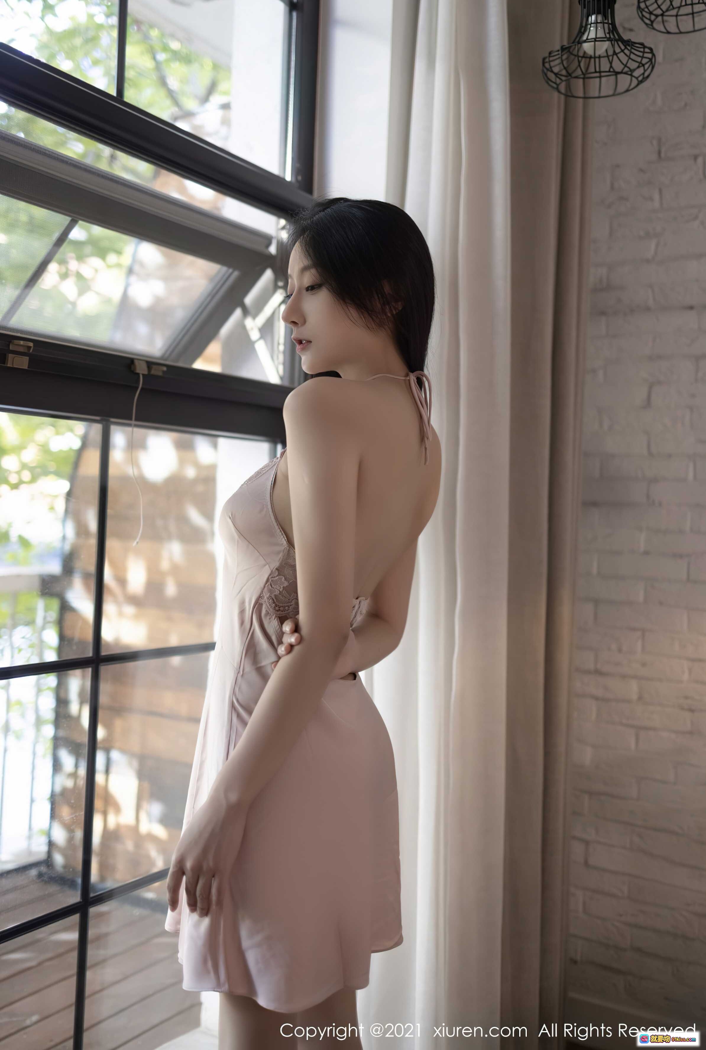 图片[9] - 何嘉颖私房写真 | 粉色吊带裙光影艺术 | XiuRen秀人网No.4006 2021.09.28 高清49P柔美室内人像 - 就要吻