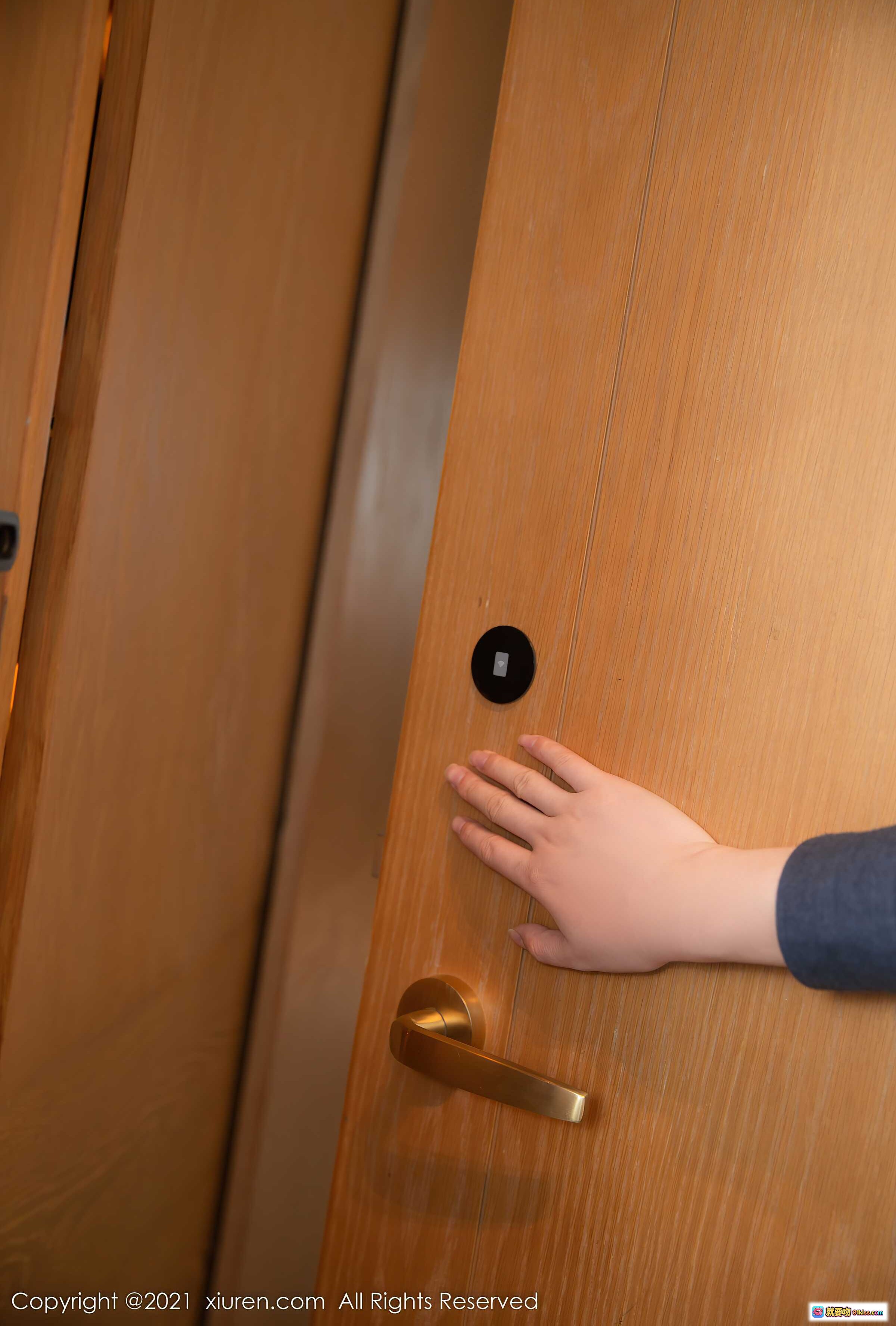 图片[6] - 黑丝美腿少女台球写真 | 旗袍风优雅姿势 | 蓝色球桌性感摆拍 | XiuRen秀人网2021精选 - 就要吻