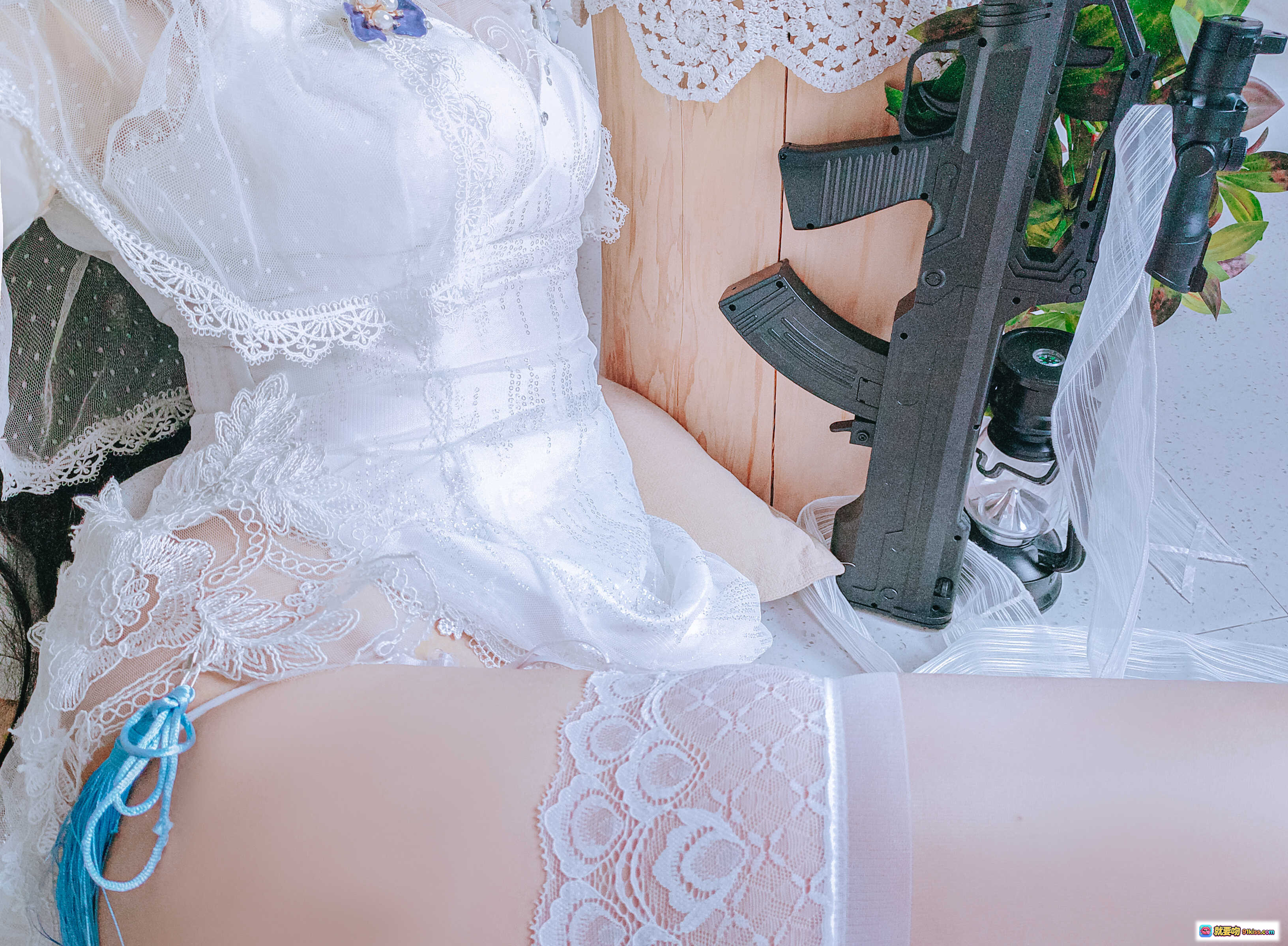 图片[8] - 日奈娇NO.031 95式婚纱写真 | 白色蕾丝头纱+珍珠装饰+蓝花点缀+高跟鞋美腿 | 52P高清图集 - 就要吻