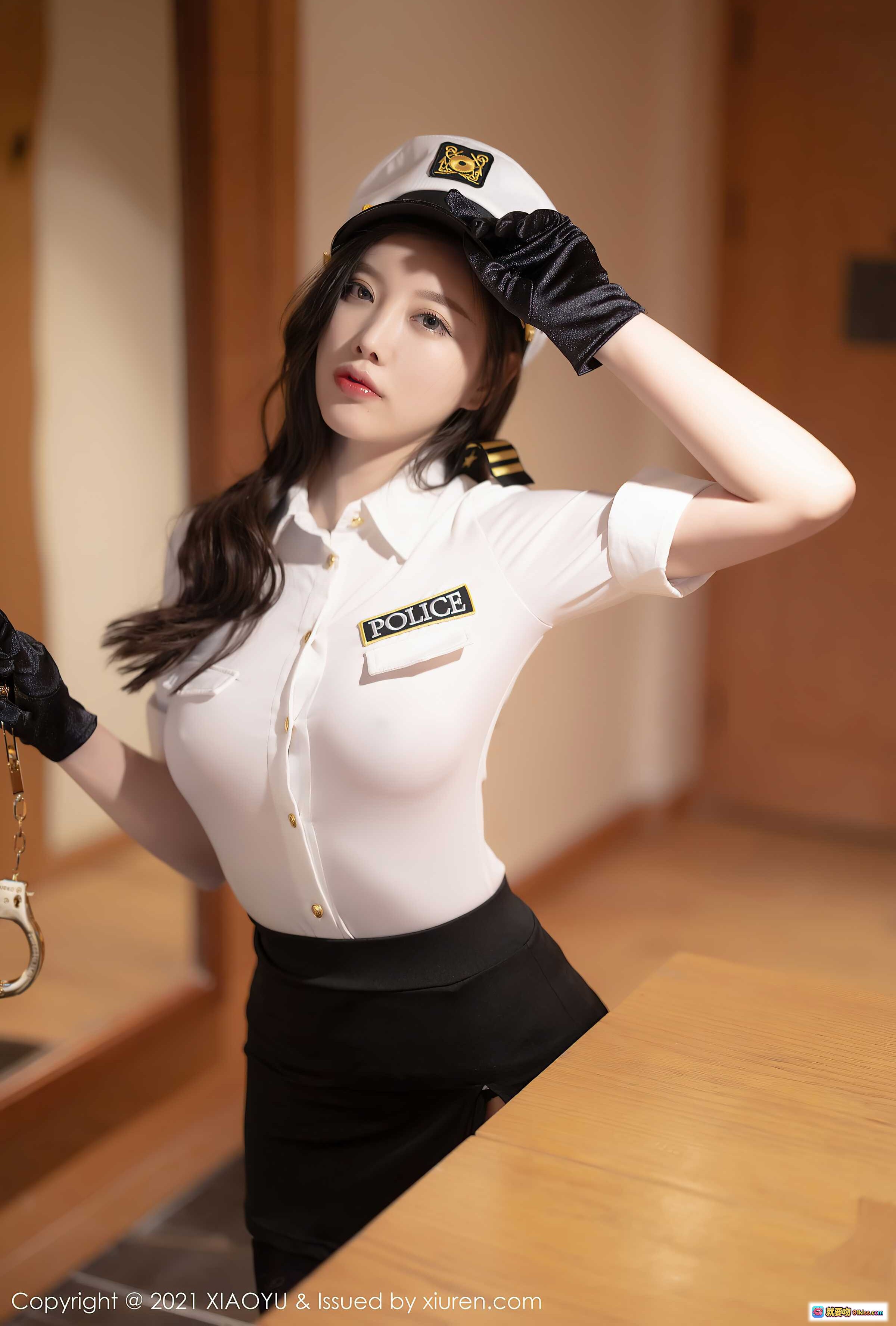 图片[5] - 杨晨晨Yome警服写真 | 黑丝高跟手铐造型 | 广西星愿旅拍 | XiaoYu语画界VOL.673 2021.12.10 - 就要吻