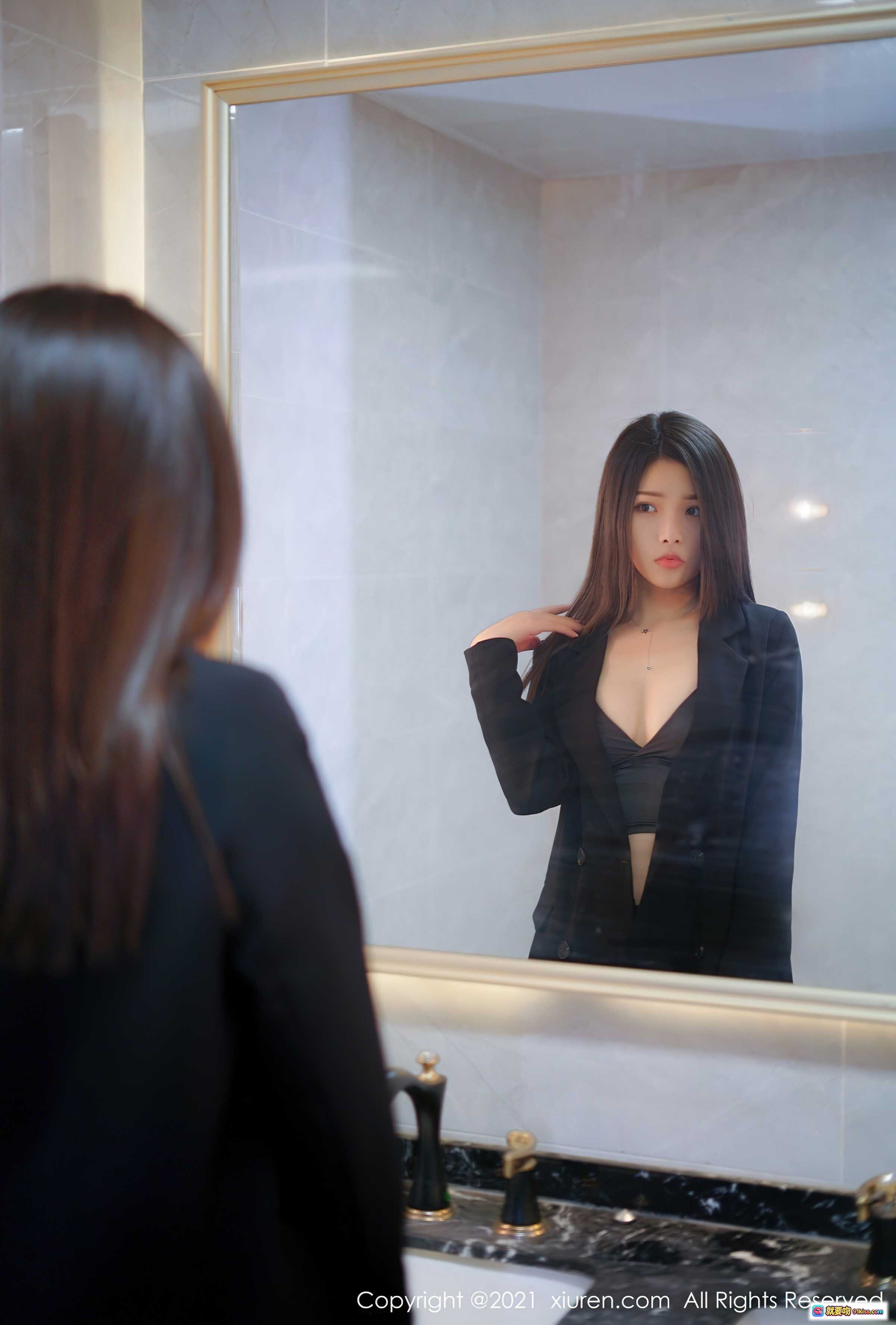 图片[1] - 星萌黑西装深V内搭镜前自拍 | XIUREN秀人网2021.11.03 No.4159 高清写真美图 - 就要吻