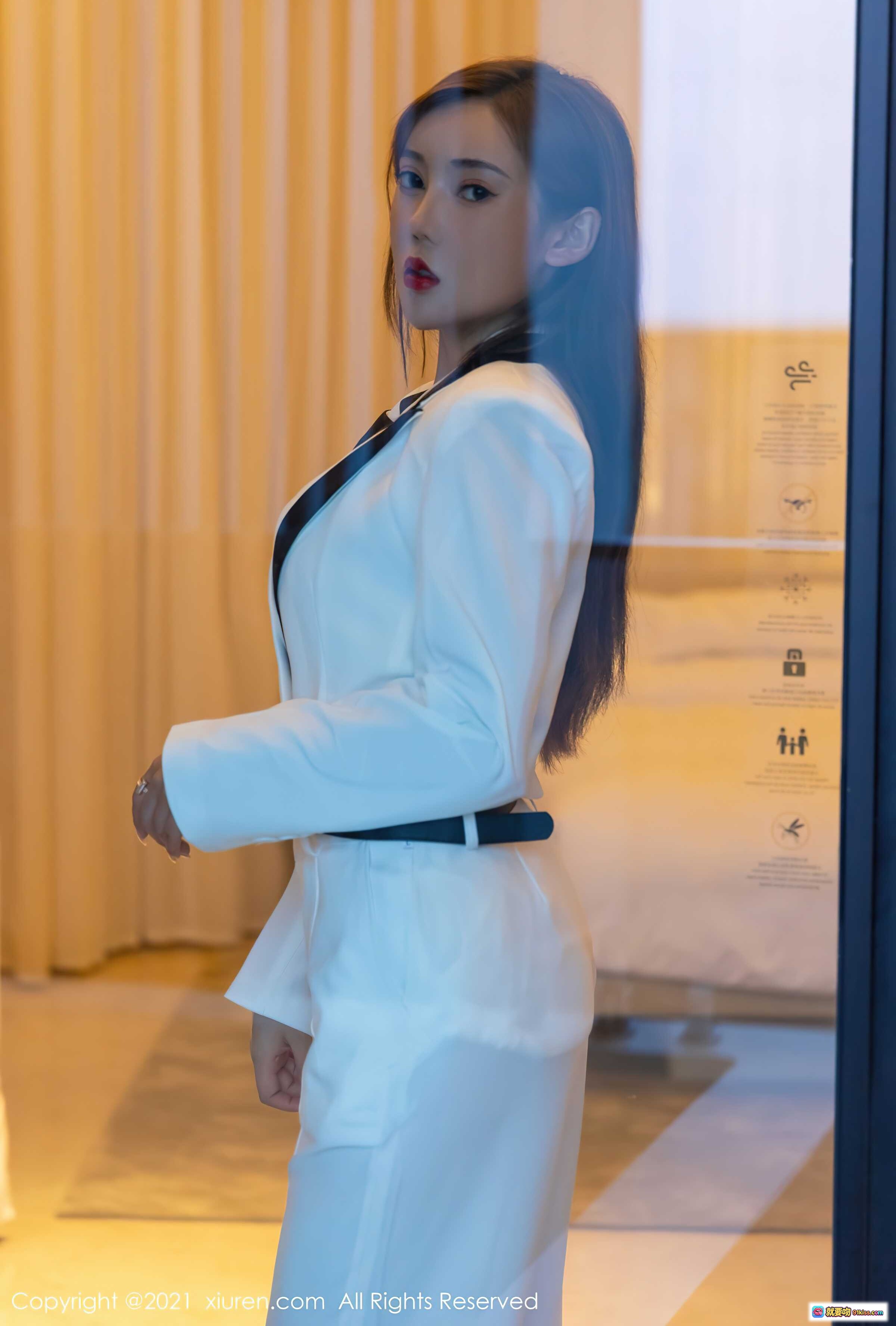 图片[4] - 萌汉药baby白色西装套装写真 | 黑色蕾丝内搭 | 性感优雅风 | XiuRen秀人网No.4008 2021.09.28 - 就要吻