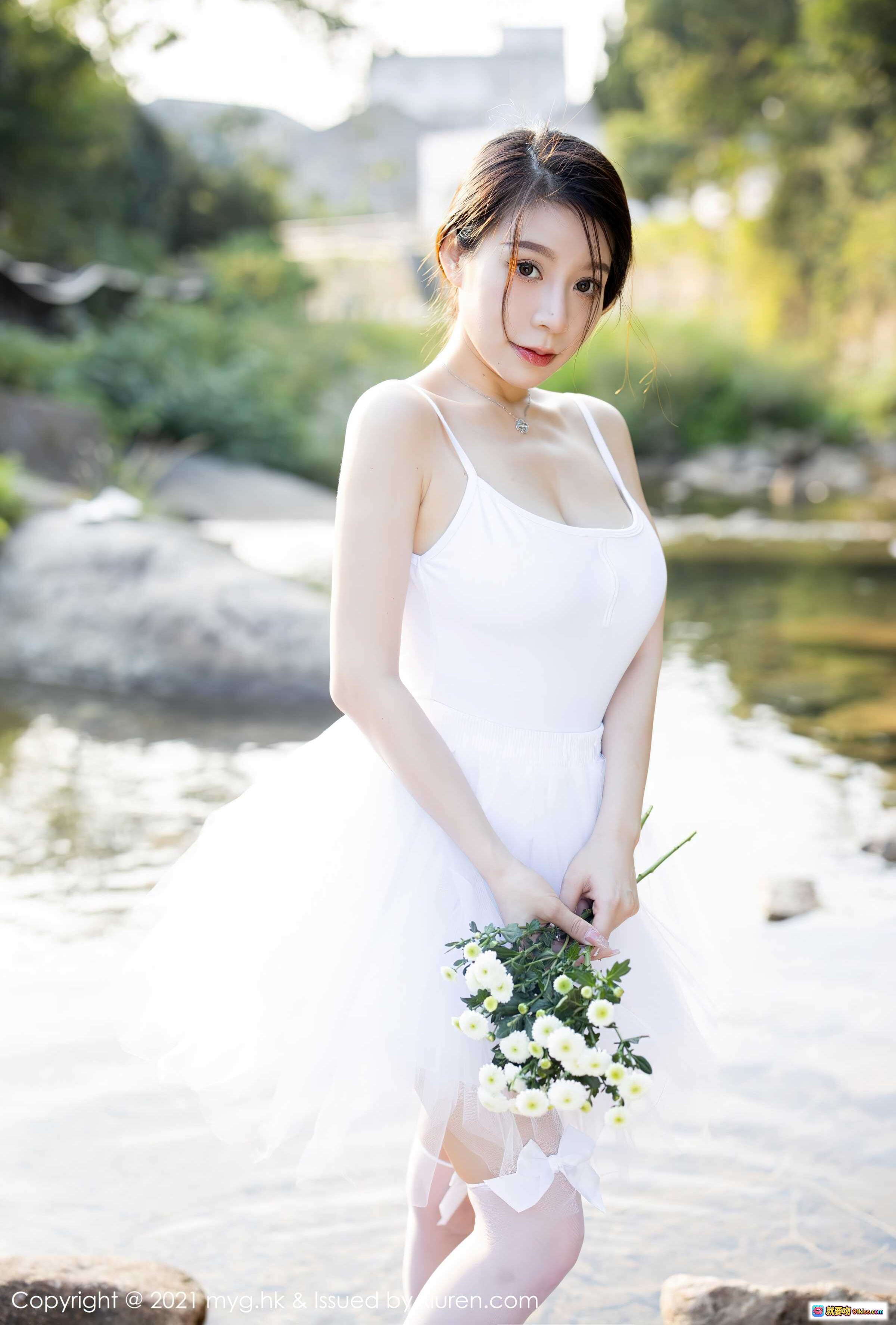 图片[3] - 白裙少女手持雏菊户外写真 | MyGirl美媛馆2021.10.11 Vol.601 vetiver嘉宝贝儿清新自然风摄影 - 就要吻