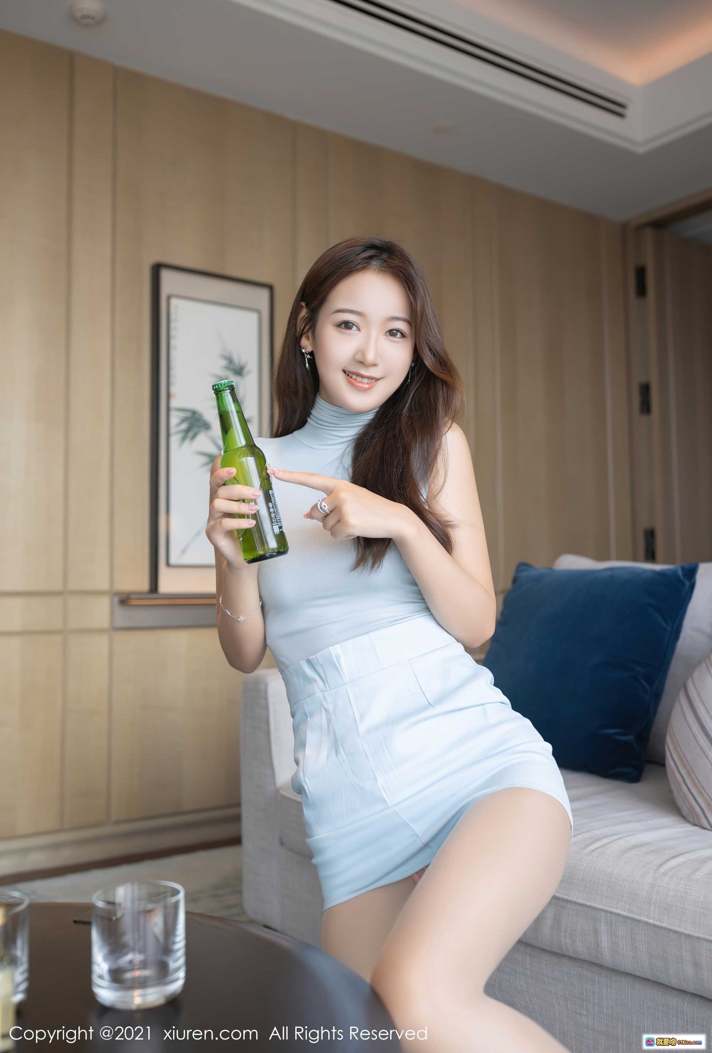 图片[7] - 唐安琪优雅持机聊天特写 | XIUREN秀人网2021.11.10 No.4198高清美图 | 手机屏幕互动瞬间捕捉 - 就要吻