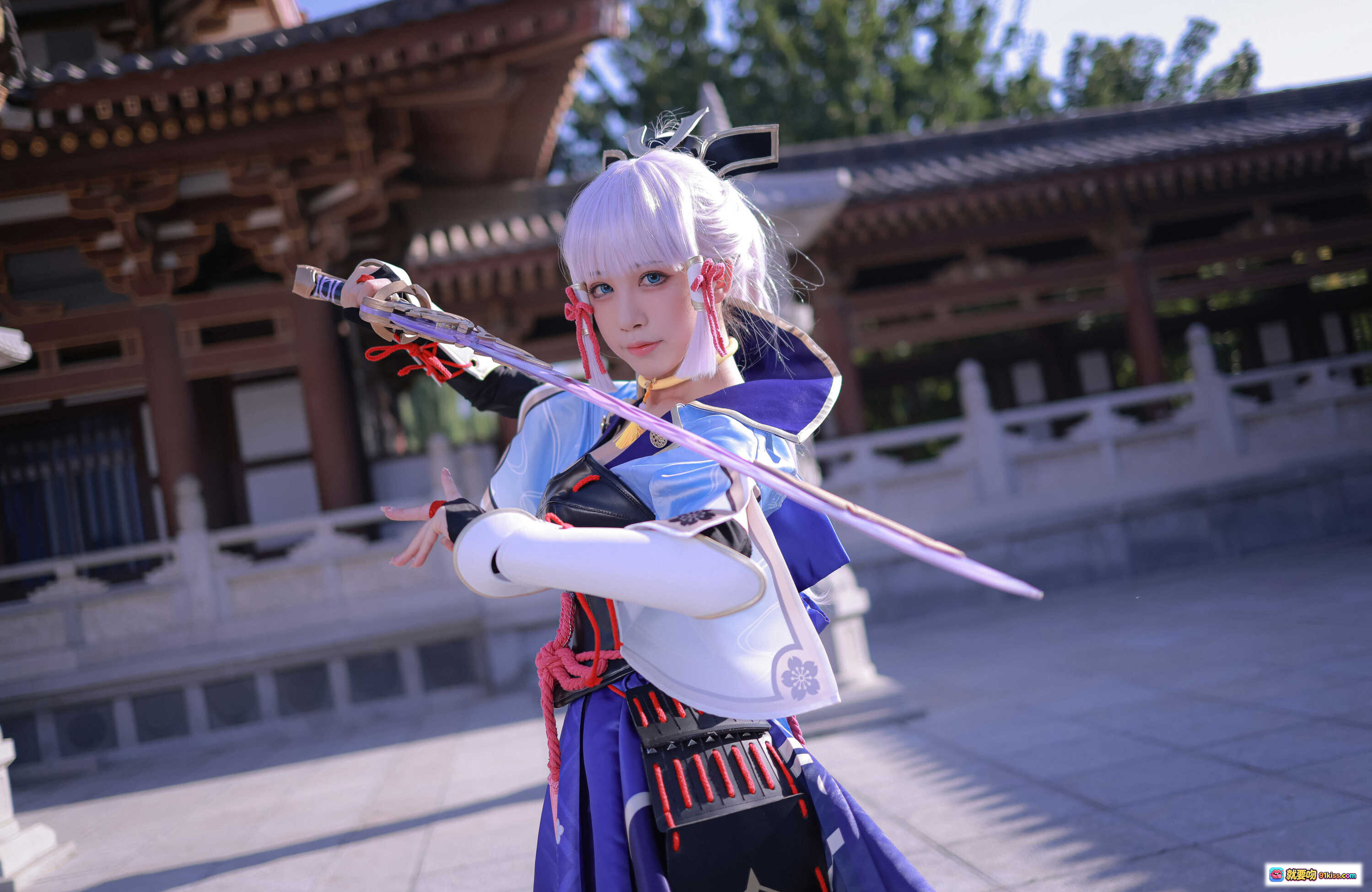 图片[2] - 水淼aqua神里绫华cosplay高清写真｜古风建筑背景｜精致和风服饰｜动态跳跃姿势｜68P图集 - 就要吻