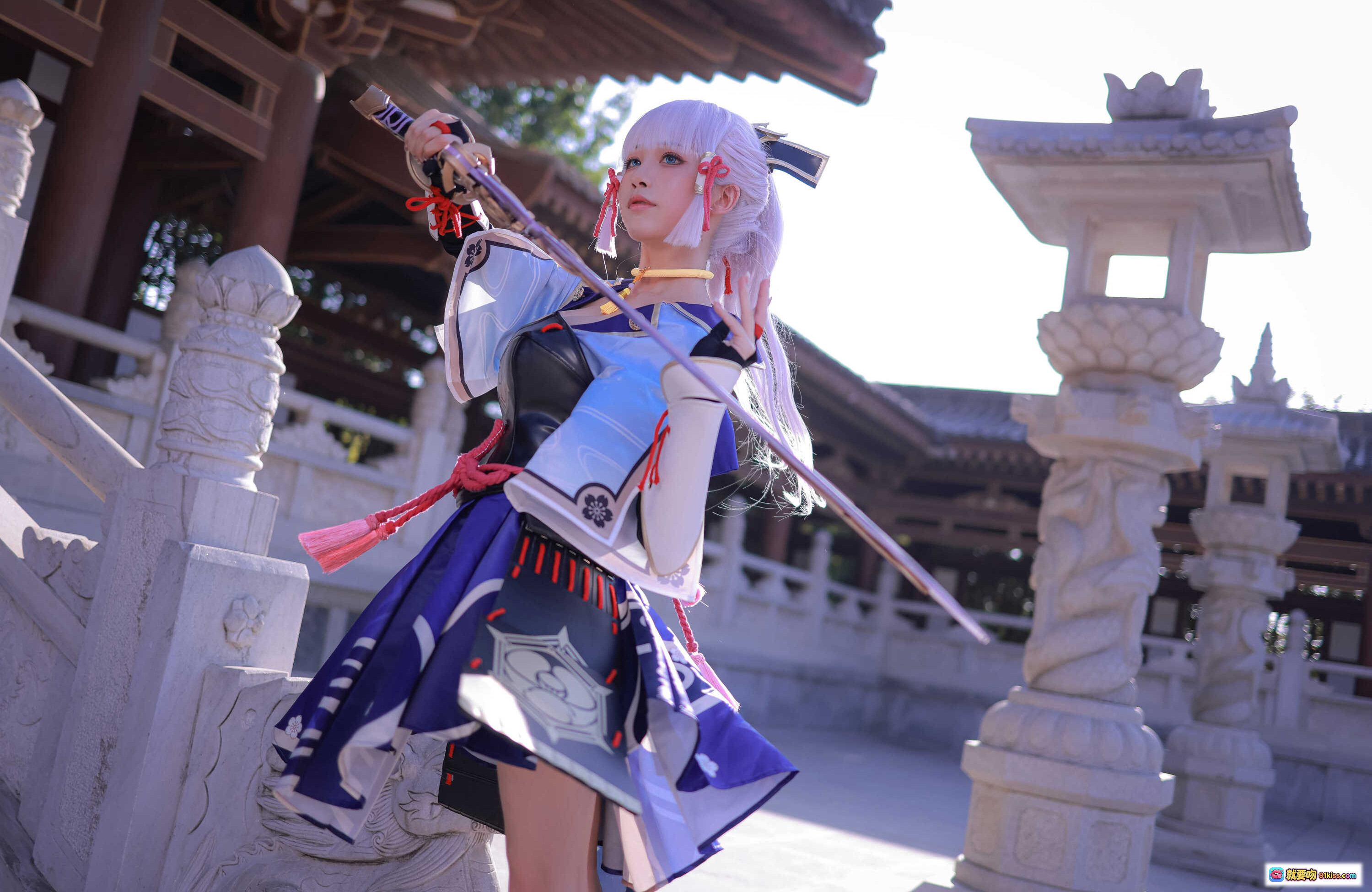 图片[3] - 水淼aqua神里绫华cosplay高清写真｜古风建筑背景｜精致和风服饰｜动态跳跃姿势｜68P图集 - 就要吻