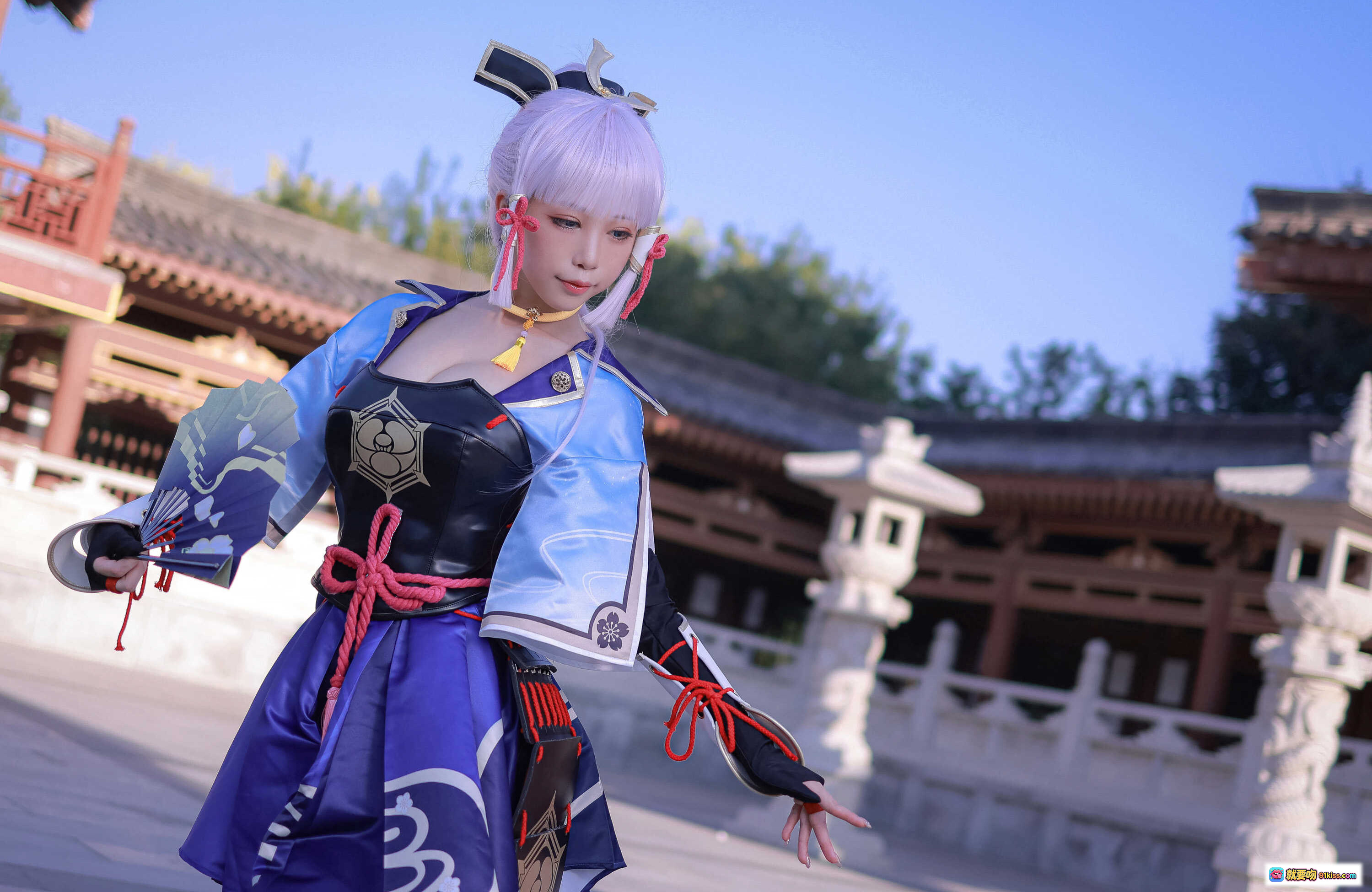 图片[8] - 水淼aqua神里绫华cosplay高清写真｜古风建筑背景｜精致和风服饰｜动态跳跃姿势｜68P图集 - 就要吻