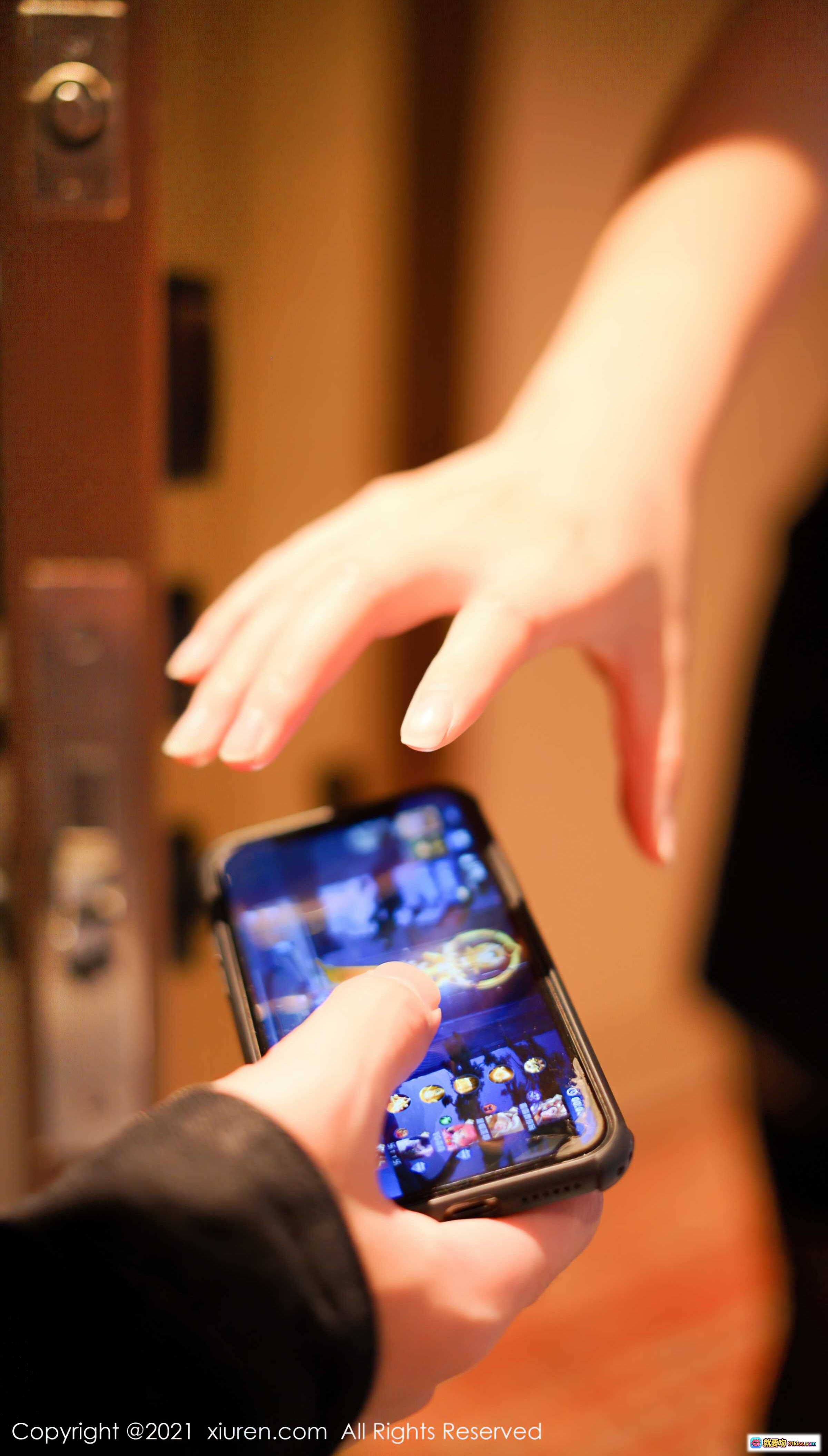 图片[4] - 赵惟依警服写真 | 秀人网No.4233 | 性感制服诱惑 | 黑丝蕾丝边 | 2021.11.18高清图集 - 就要吻