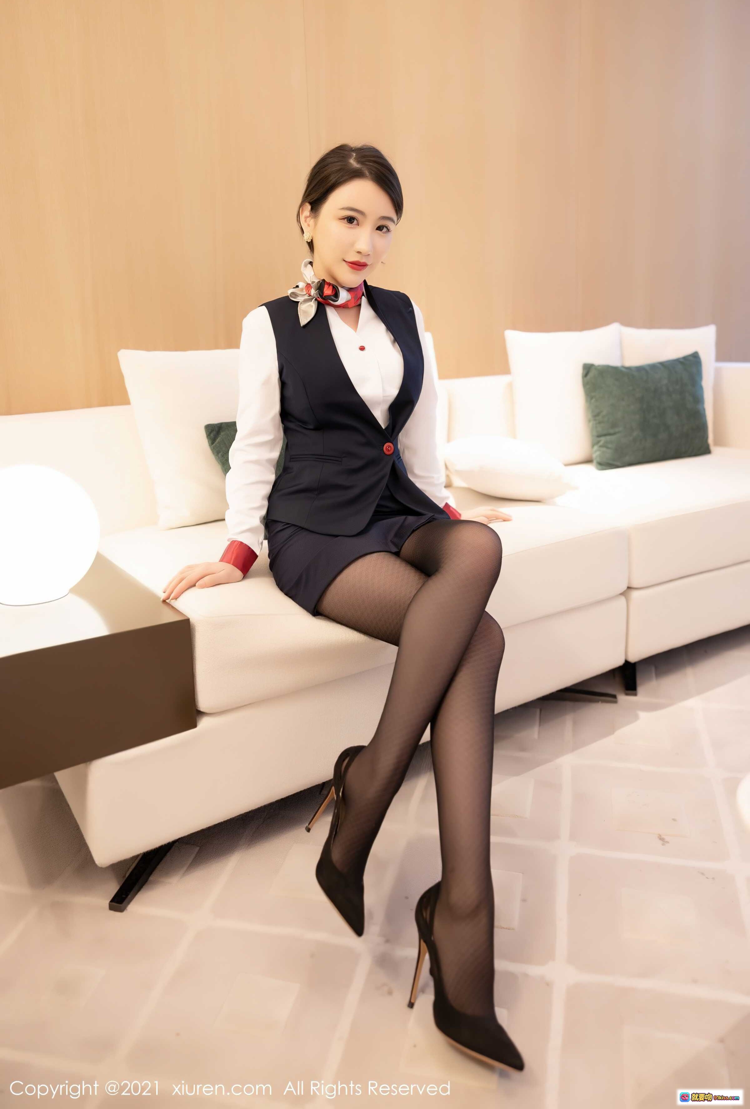 图片[9] - Cherry绯月樱空姐制服写真 | 优雅职业装搭配红领巾 | 黑丝美腿迷人姿态 | XIUREN秀人网2021高清图集 - 就要吻