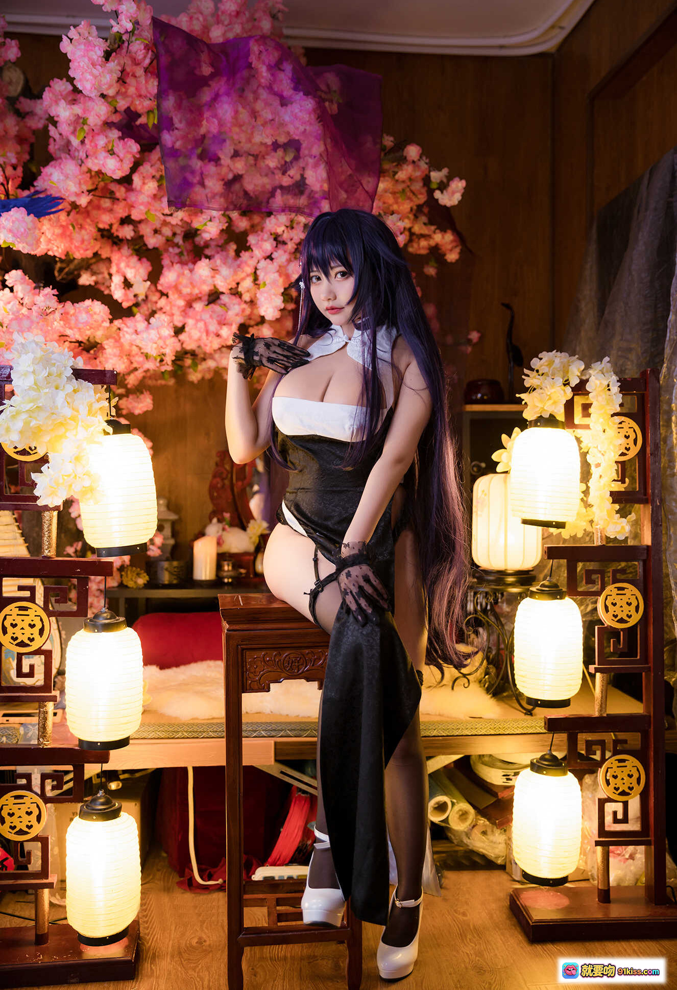 图片[6] - 吾妻COS写真 | 黑白旗袍少女 | 樱花灯笼古风场景 | 丝袜高跟美腿 | 优雅坐姿摄影集 - 就要吻
