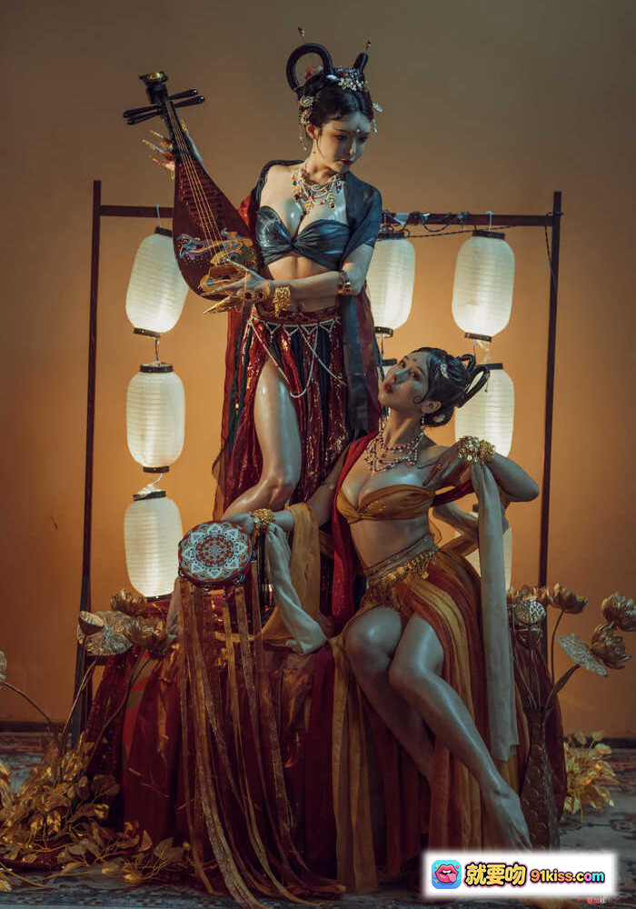 图片[1] - 秋和柯基NO.052红尘梦古风cos写真｜华丽汉服琵琶舞姬双人造型｜灯笼布景东方美学摄影 - 就要吻