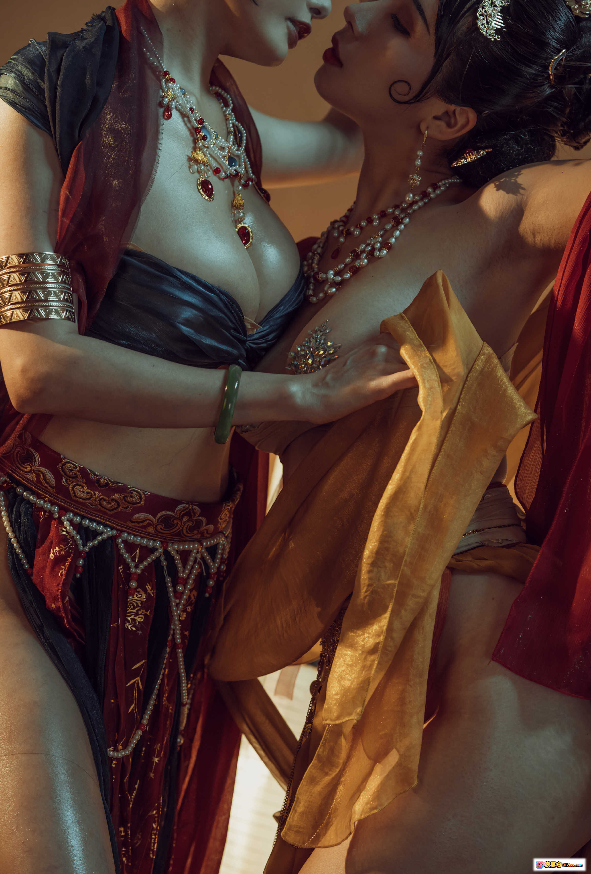 图片[3] - 秋和柯基NO.052红尘梦古风cos写真｜华丽汉服琵琶舞姬双人造型｜灯笼布景东方美学摄影 - 就要吻