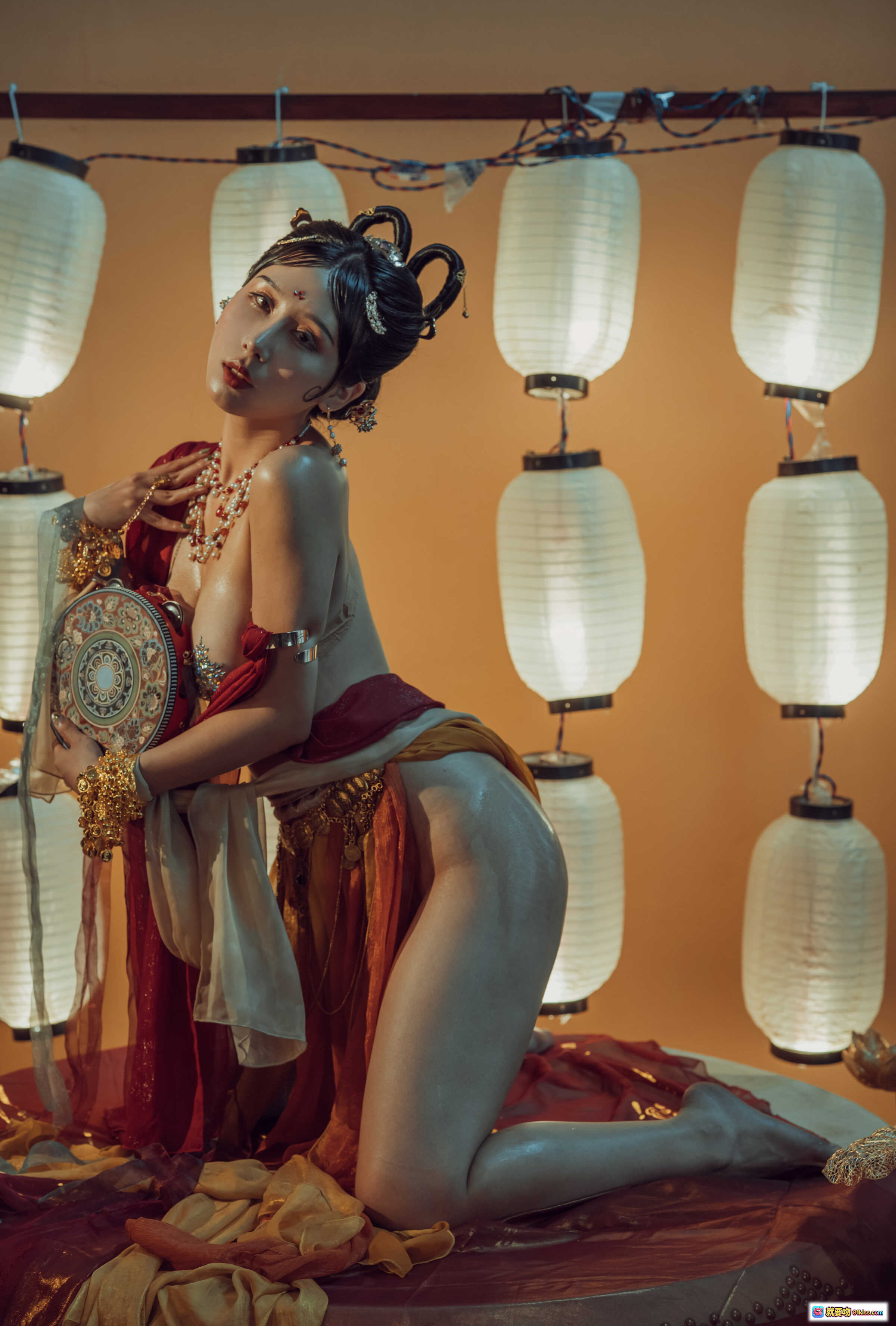 图片[9] - 秋和柯基NO.052红尘梦古风cos写真｜华丽汉服琵琶舞姬双人造型｜灯笼布景东方美学摄影 - 就要吻