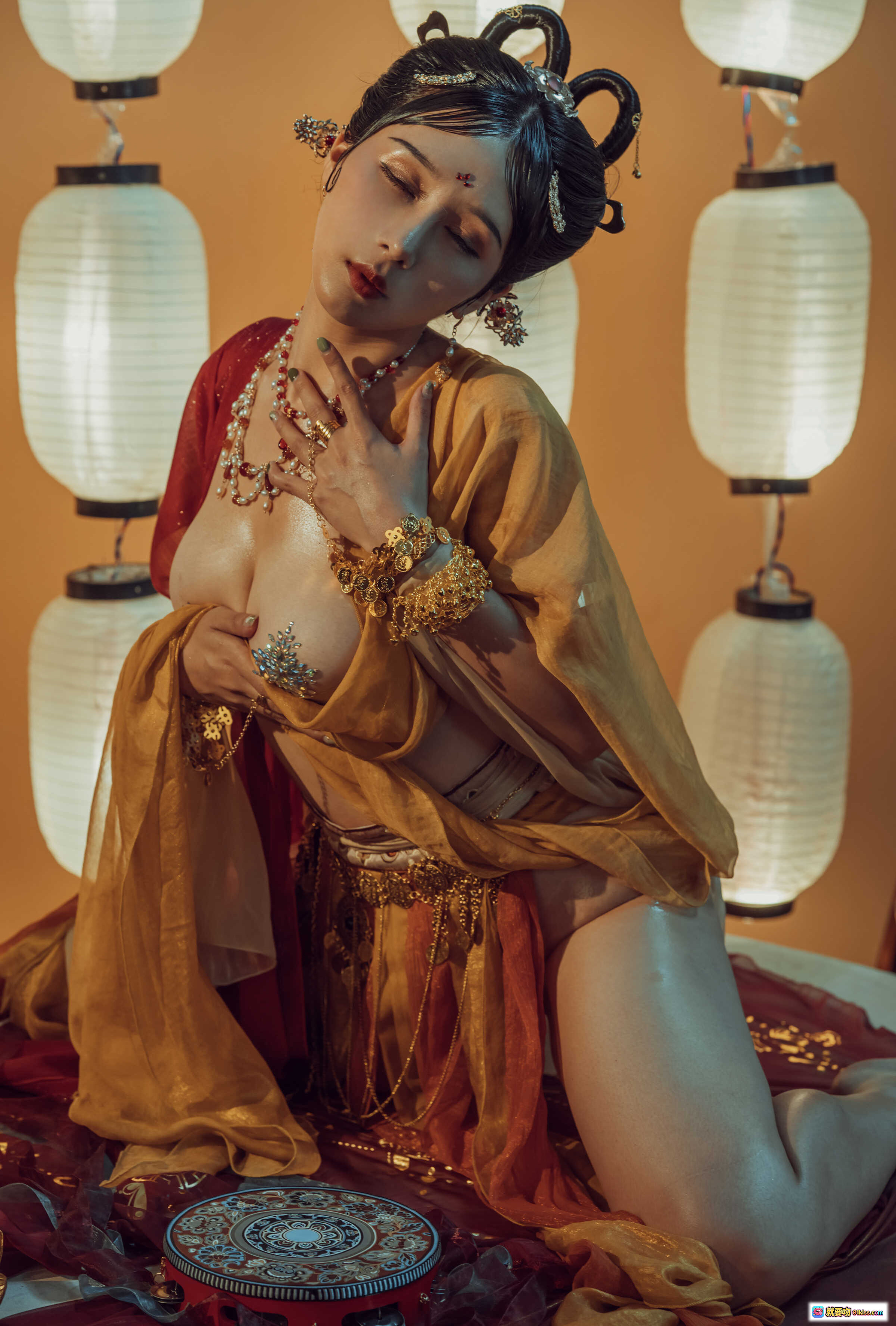 图片[7] - 秋和柯基NO.052红尘梦古风cos写真｜华丽汉服琵琶舞姬双人造型｜灯笼布景东方美学摄影 - 就要吻