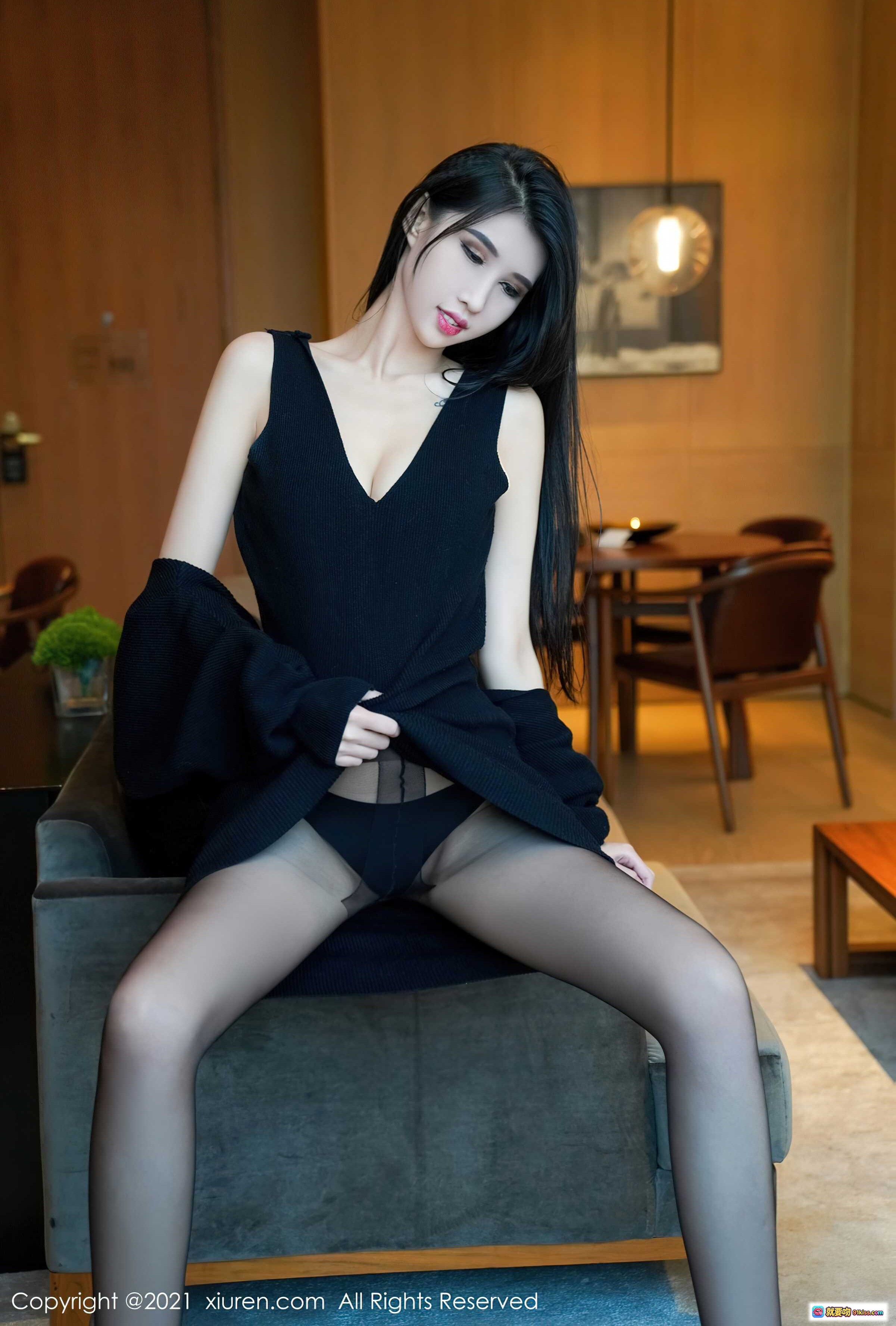 图片[7] - 葛征黑色露背连衣裙上海外滩天际线写真 – XIUREN秀人网2021.10.27 No.4124 高清美图 - 就要吻