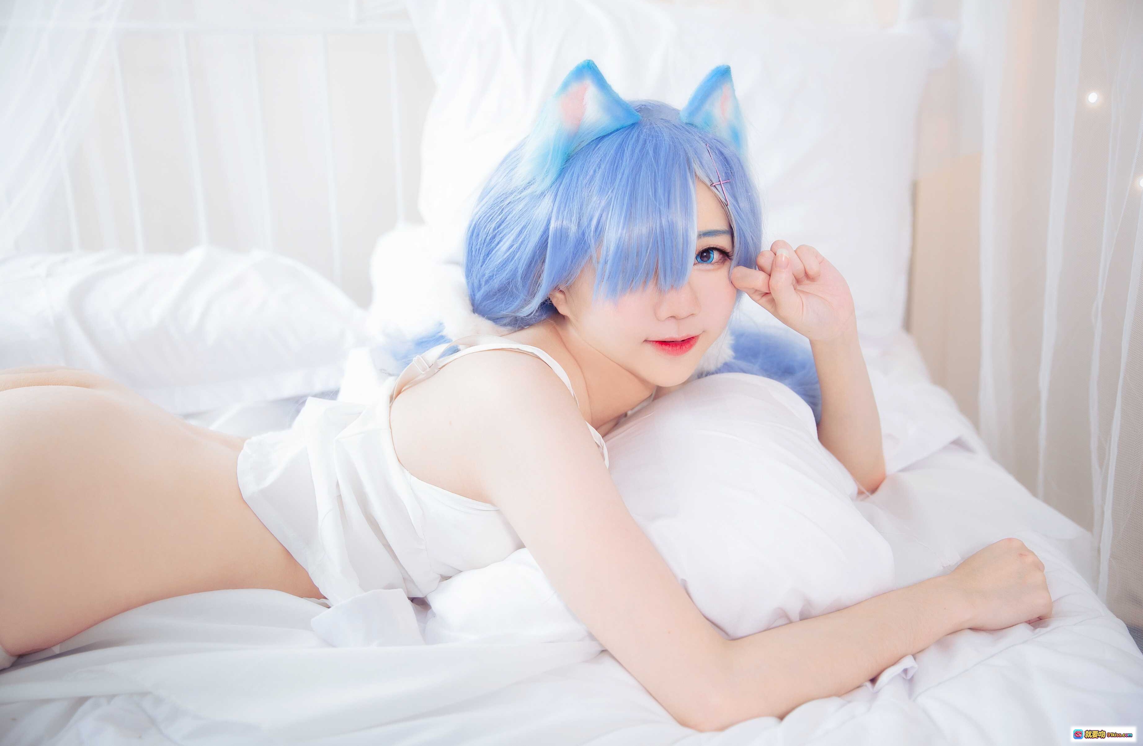 图片[6] - Sally Dorasnow NO.022 Rem White Kitty Cosplay 蓝发猫耳少女 白色内衣床照 49P高清写真 - 就要吻