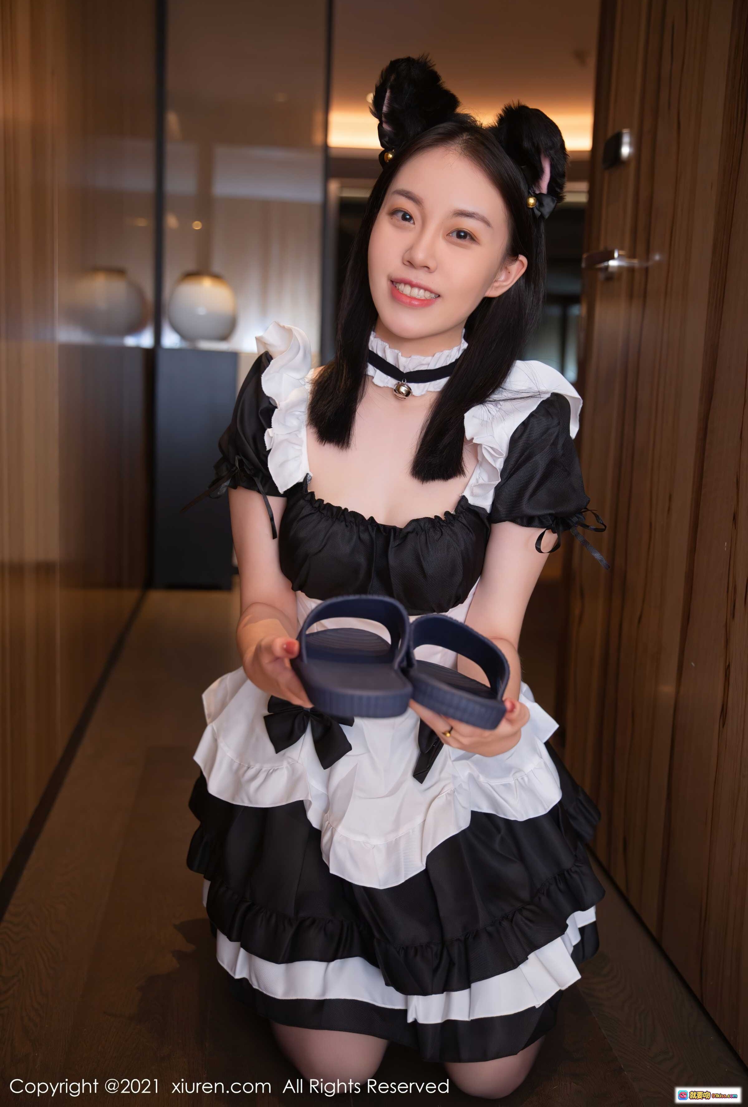 图片[2] - 甜妹女仆装黑白色洛丽塔裙双马尾发饰手持拖鞋室内写真秀人网2021精选 - 就要吻