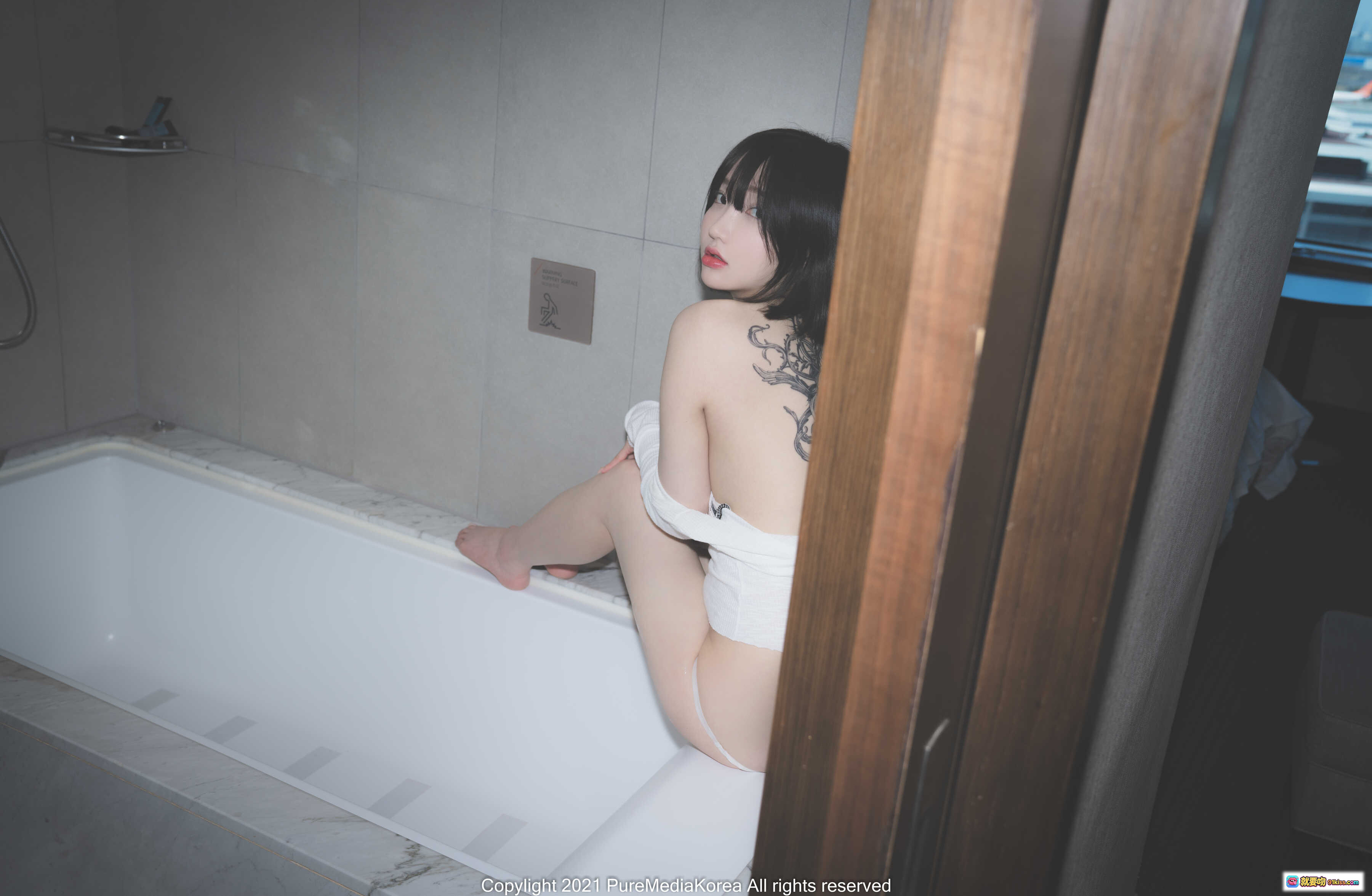 图片[9] - 孫樂樂 NO.024 Pure Media 3rd.01 Ye-Eun 白色露肩上衣 湿身诱惑 浴室写真 72P高清美图 - 就要吻