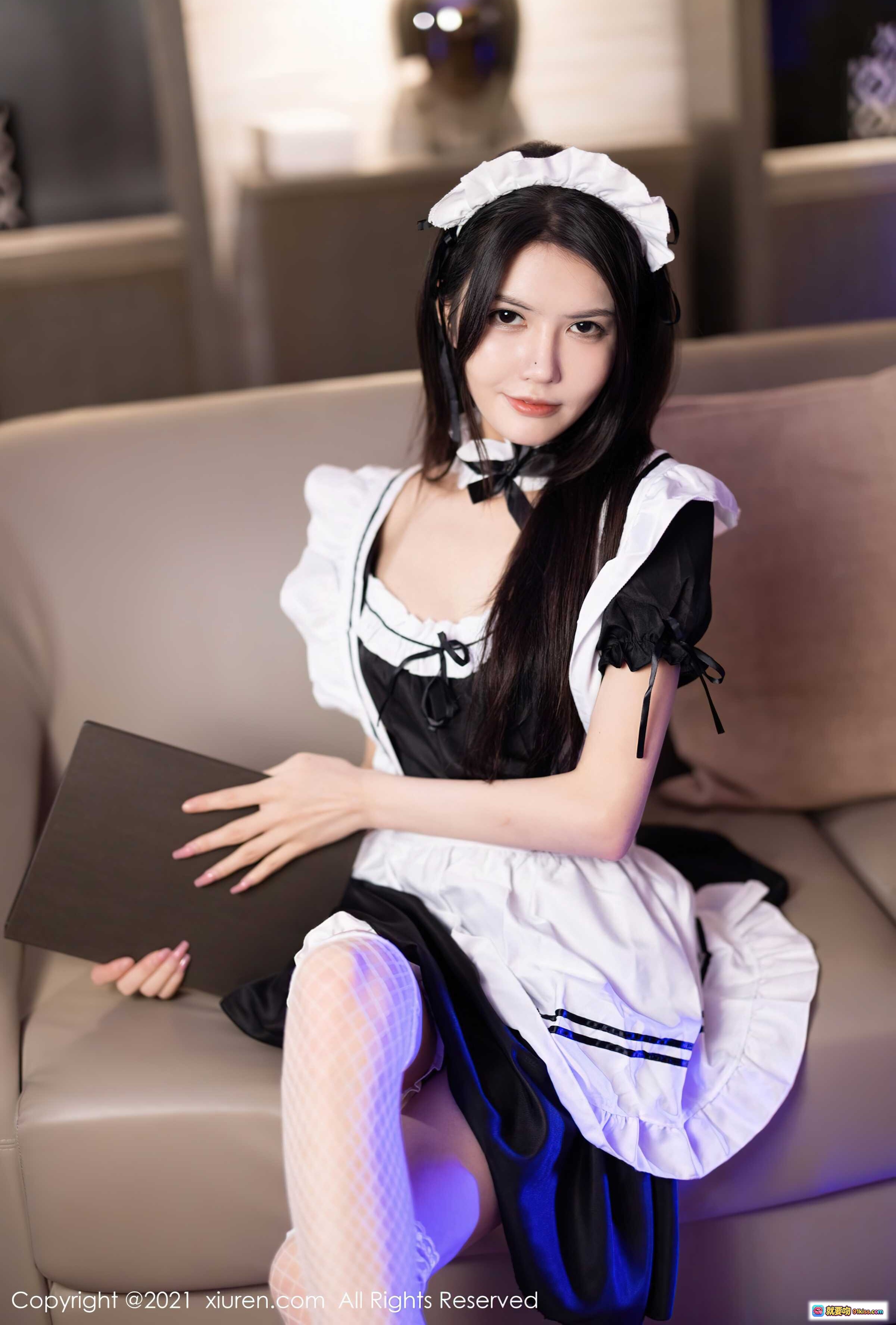 图片[2] - 媛媛酱女仆装写真 | 白色蕾丝围裙+渔网袜+高跟鞋 | 室内沙发优雅坐姿 | XIUREN秀人网2021.11.08 No.4182 - 就要吻