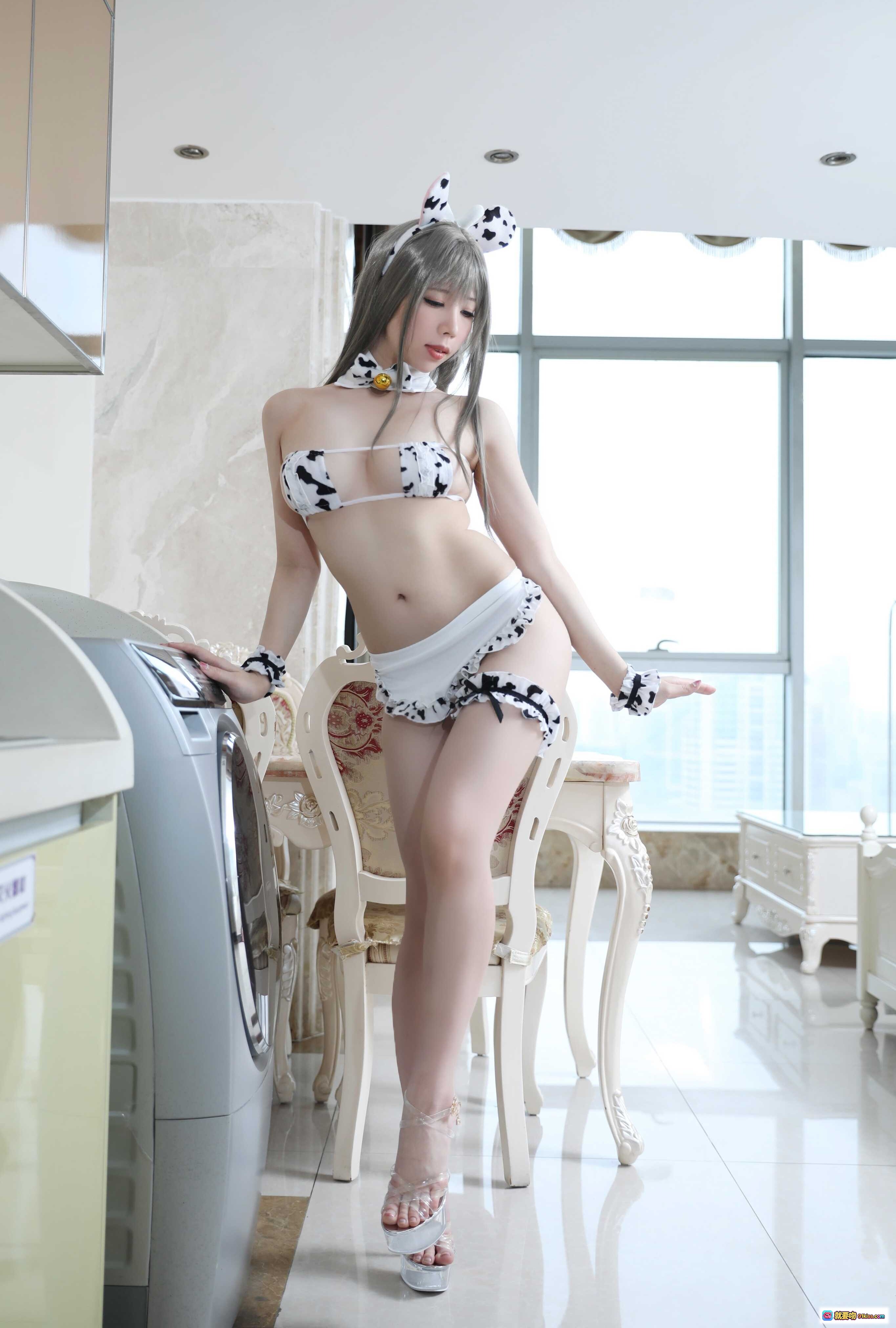 图片[3] - 鹿野希Vol.25小奶牛写真 | 白色蕾丝内衣+透明高跟+猫耳发饰+沙发私房照 | 121P高清图集 - 就要吻