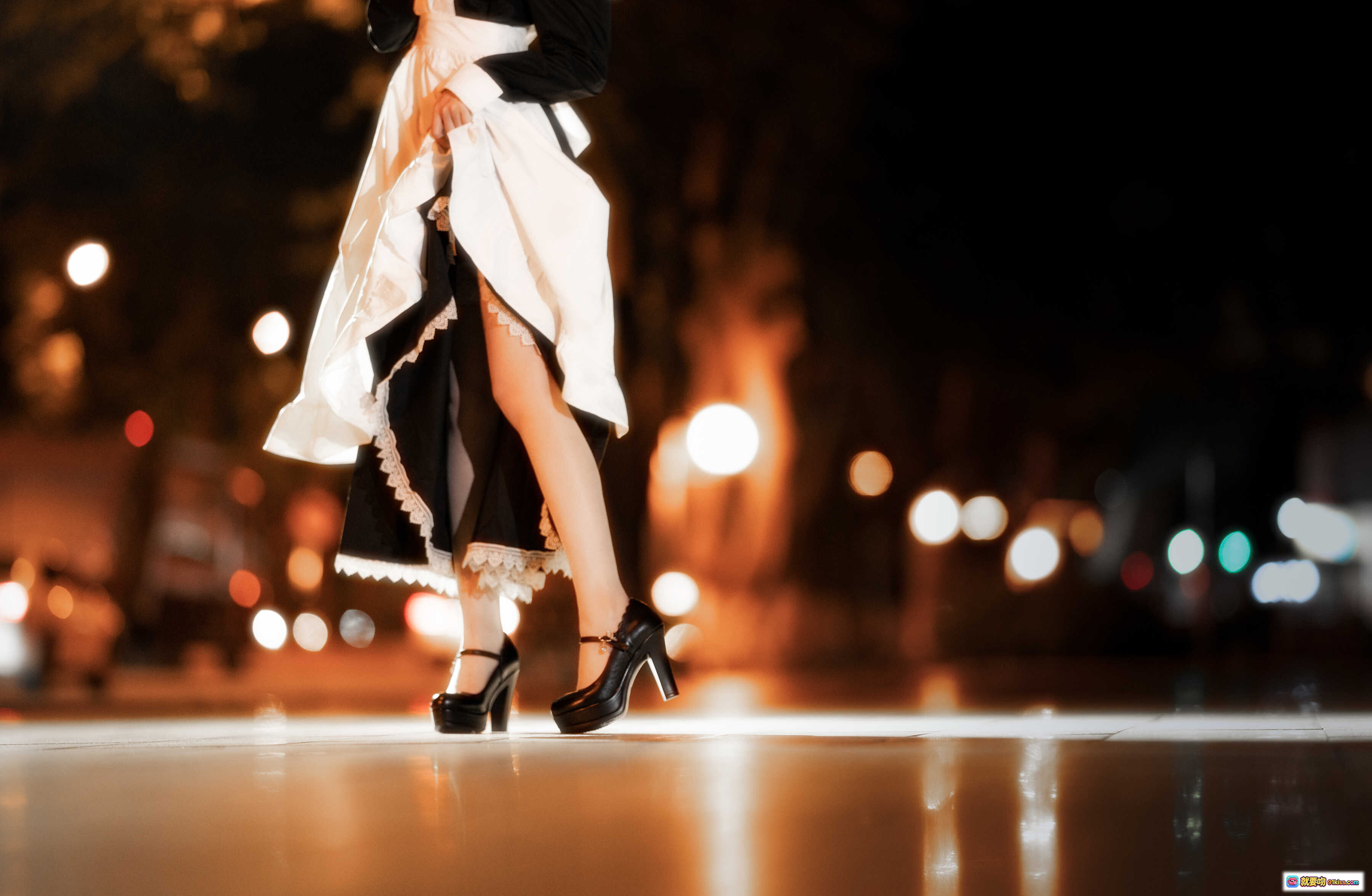 图片[6] - 桜桃喵110长裙妹抖夜景写真｜猫耳女仆装甜美可爱｜暖光逆光氛围感美图 - 就要吻