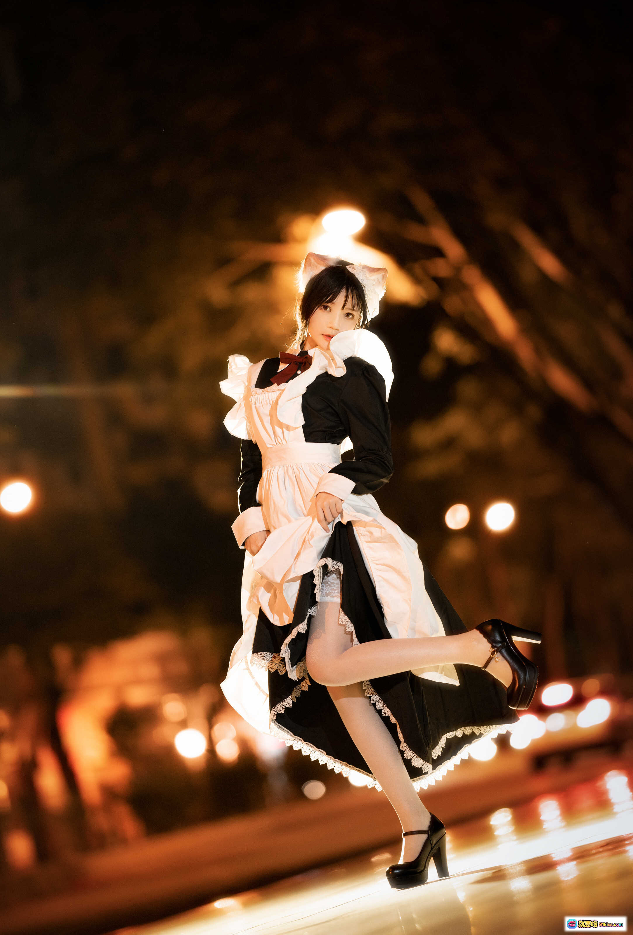 图片[5] - 桜桃喵110长裙妹抖夜景写真｜猫耳女仆装甜美可爱｜暖光逆光氛围感美图 - 就要吻