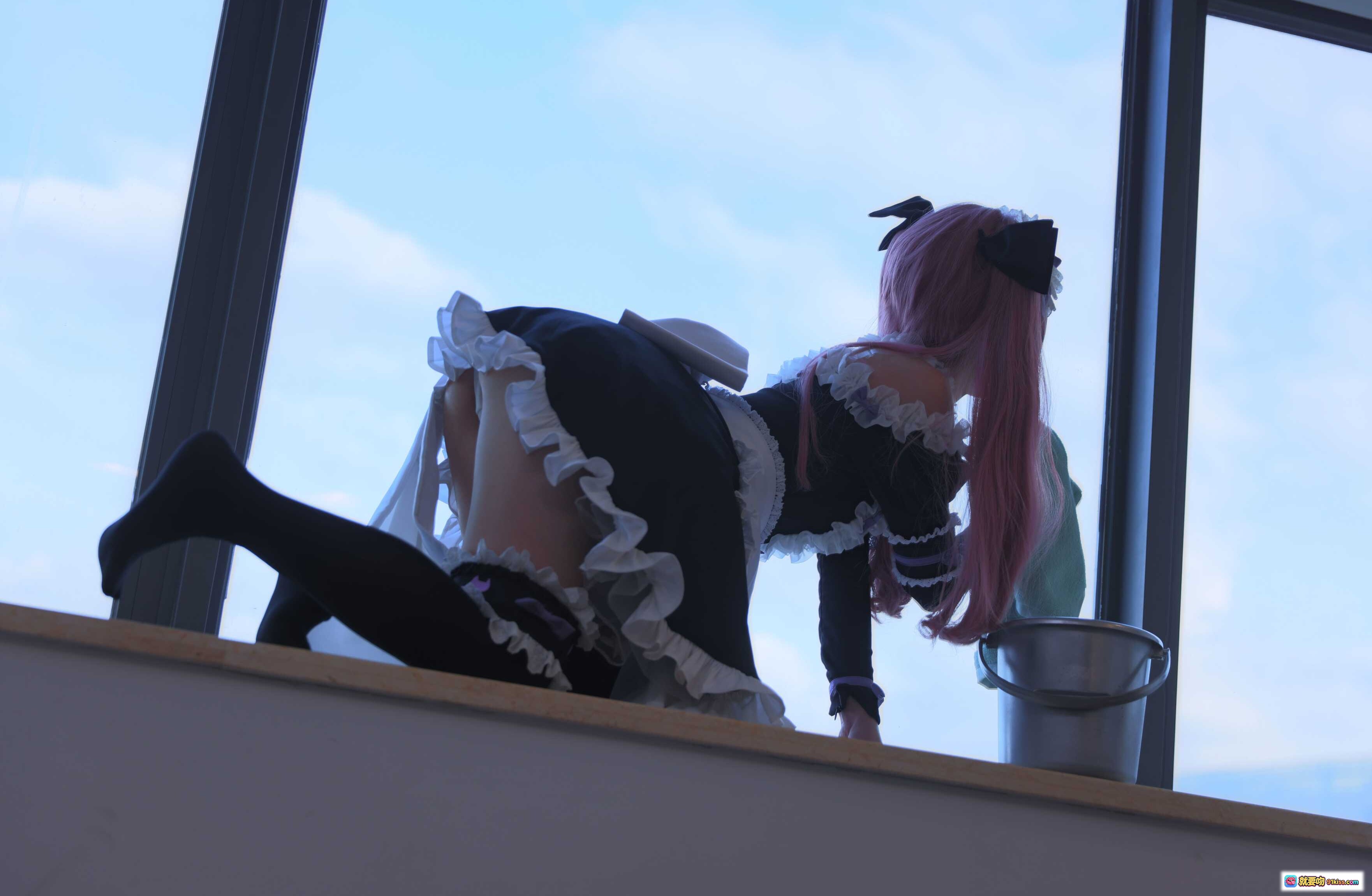 图片[2] - G44不会受伤 NO.045 blade女仆 cosplay 粉发紫饰黑丝美腿沙发写真 27P高清图集 - 就要吻