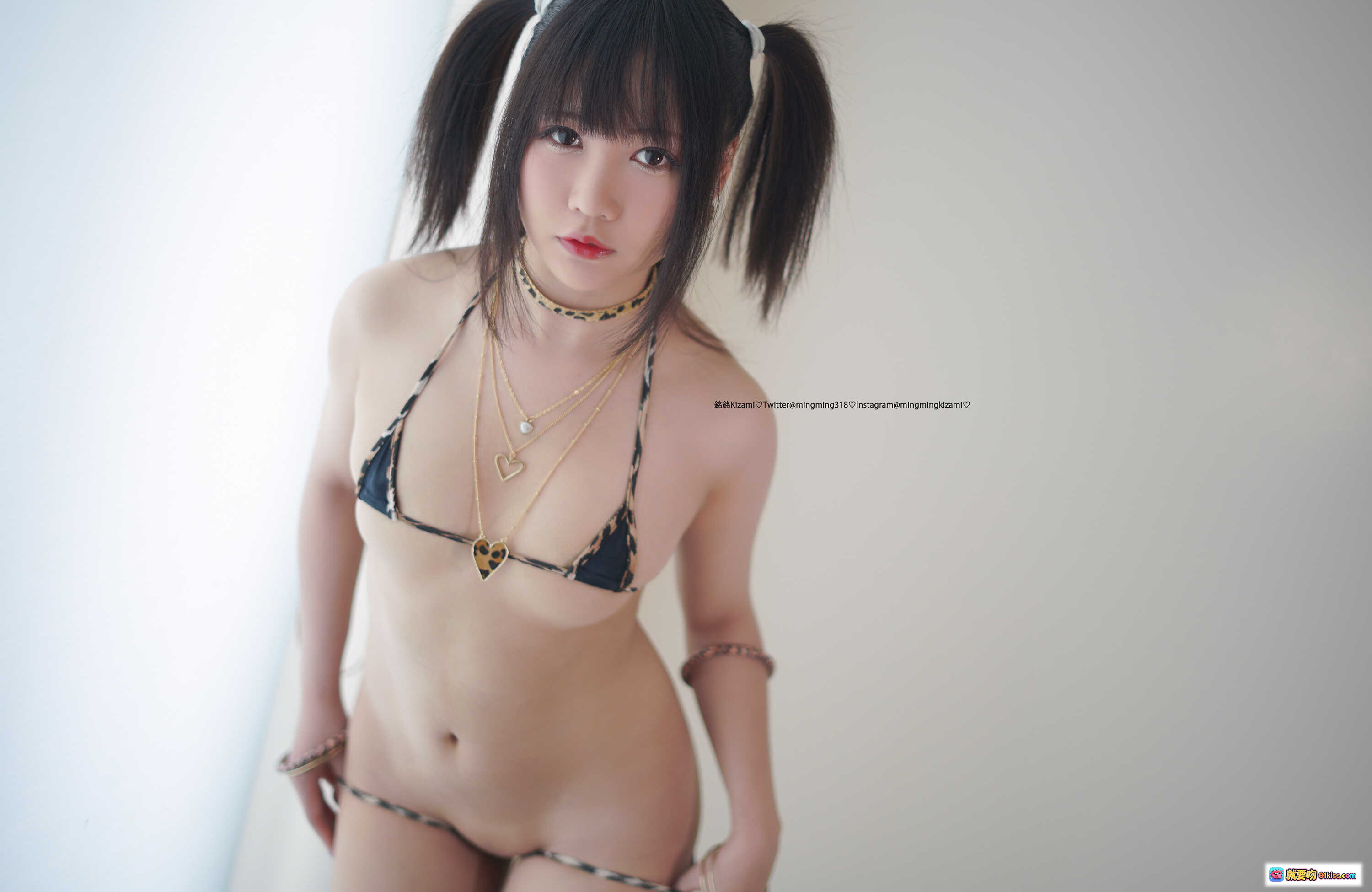 图片[9] - 铭铭Kizami Vol.3 君との夏 写真集 146P 豹纹外套 比基尼 海滩泳装 双马尾 甜美少女 高清写真 日系风格 无视频 - 就要吻