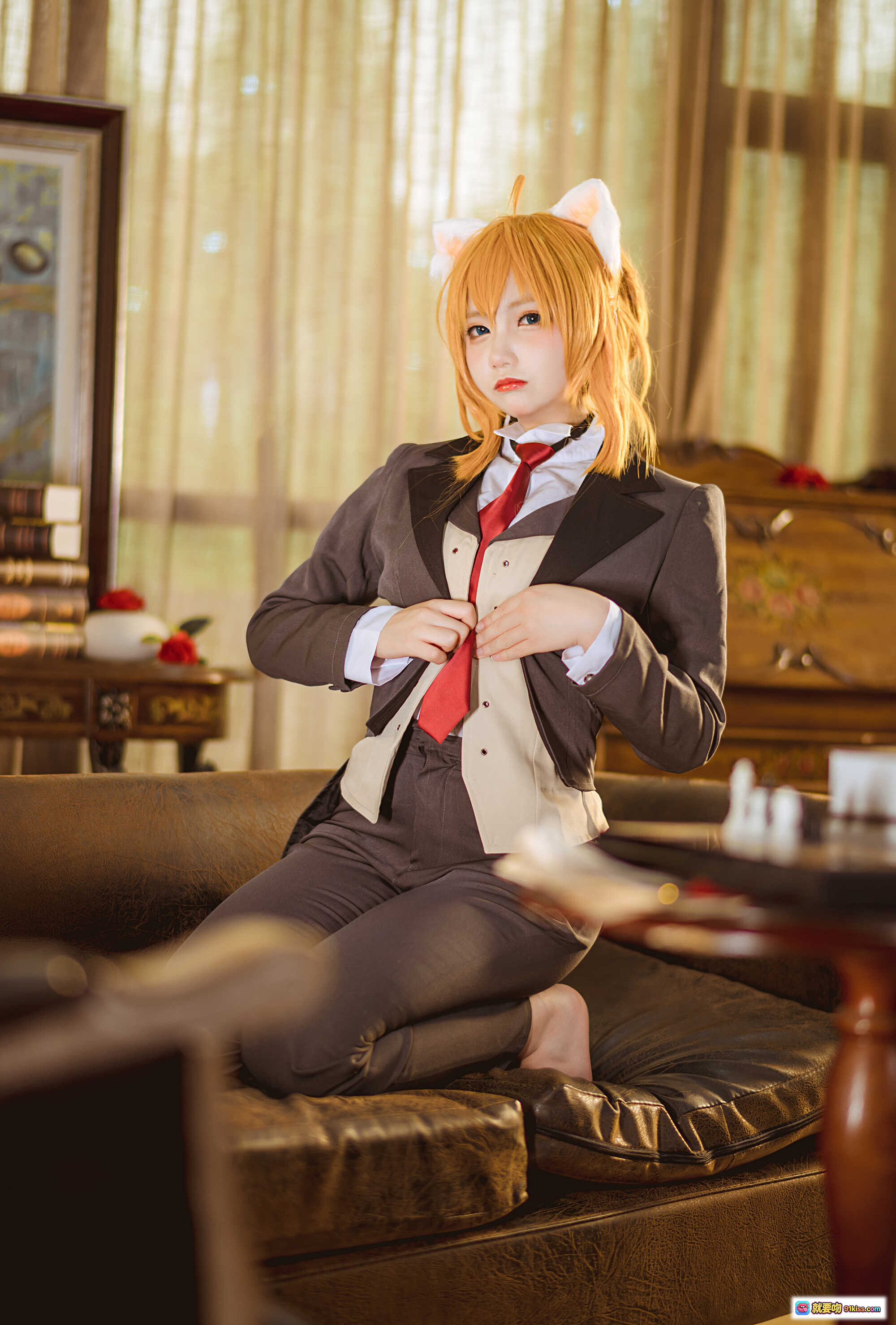 图片[1] - 近卫昂cosplay写真 | 橙发猫耳少女 | 校服制服造型 | 室内复古风拍摄 | 35P高清图集 - 就要吻