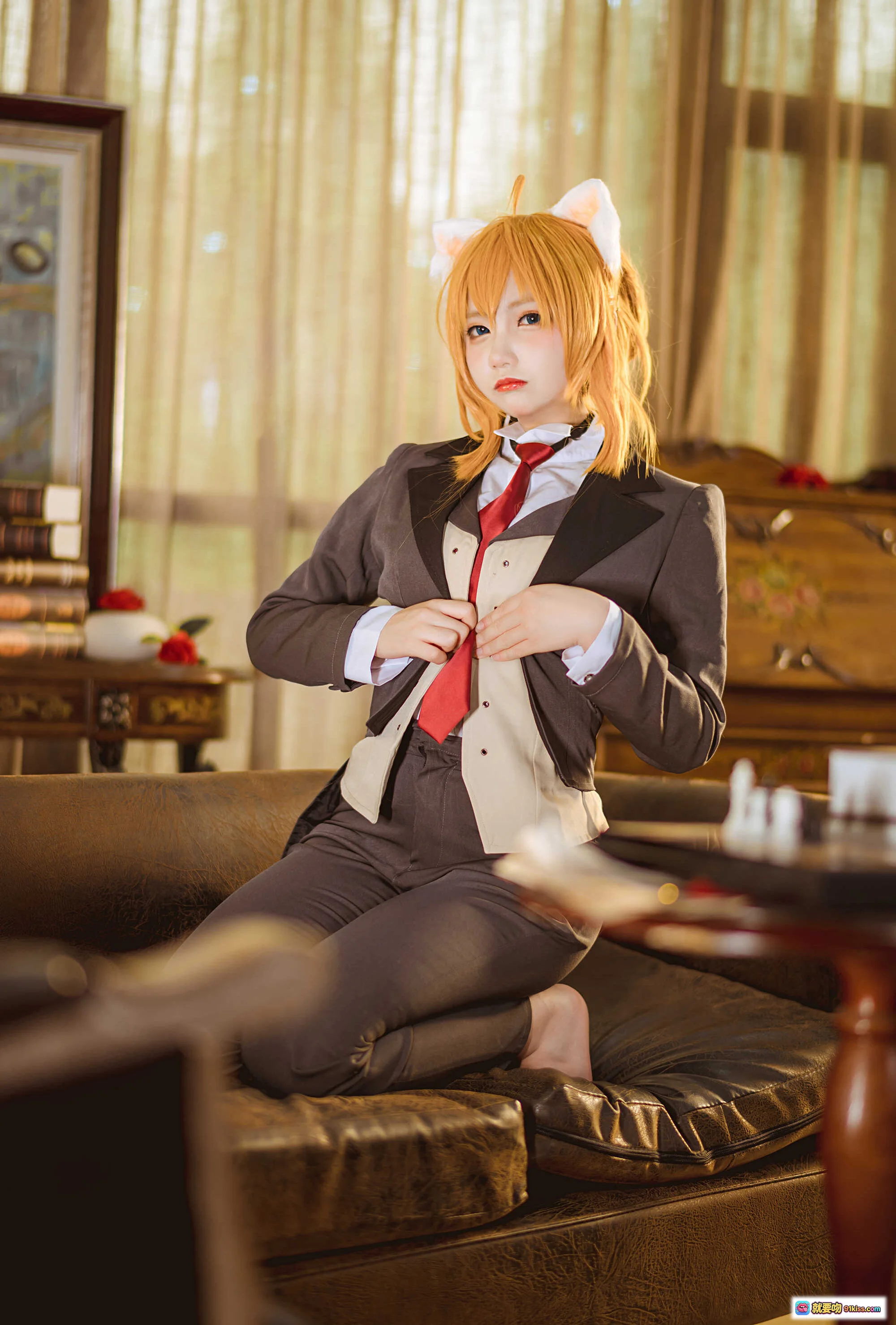 近卫昂cosplay写真 | 橙发猫耳少女 | 校服制服造型 | 室内复古风拍摄 | 35P高清图集 - 就要吻