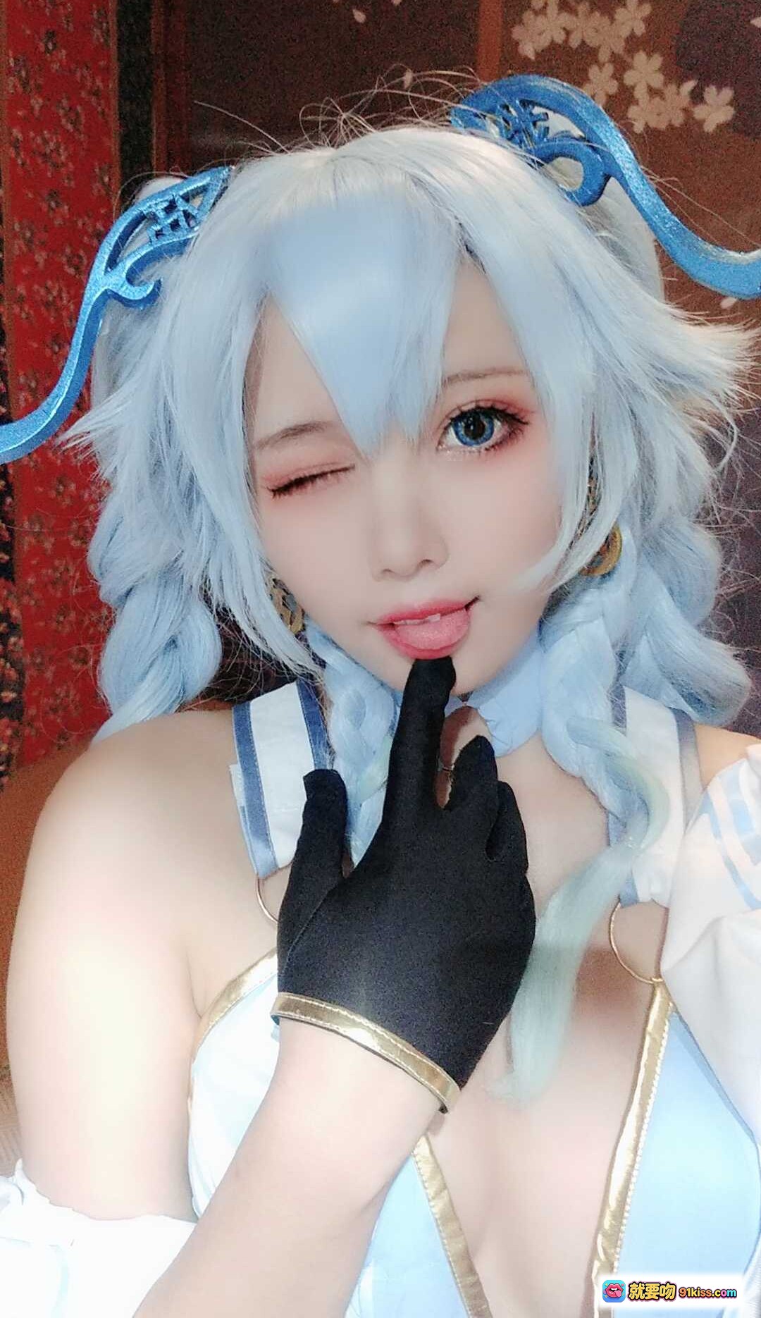 图片[8] - 墨玉M NO.002 Cosplay写真｜浅蓝双马尾+精致发饰+黑手套+金链装饰+甜美性感造型 - 就要吻
