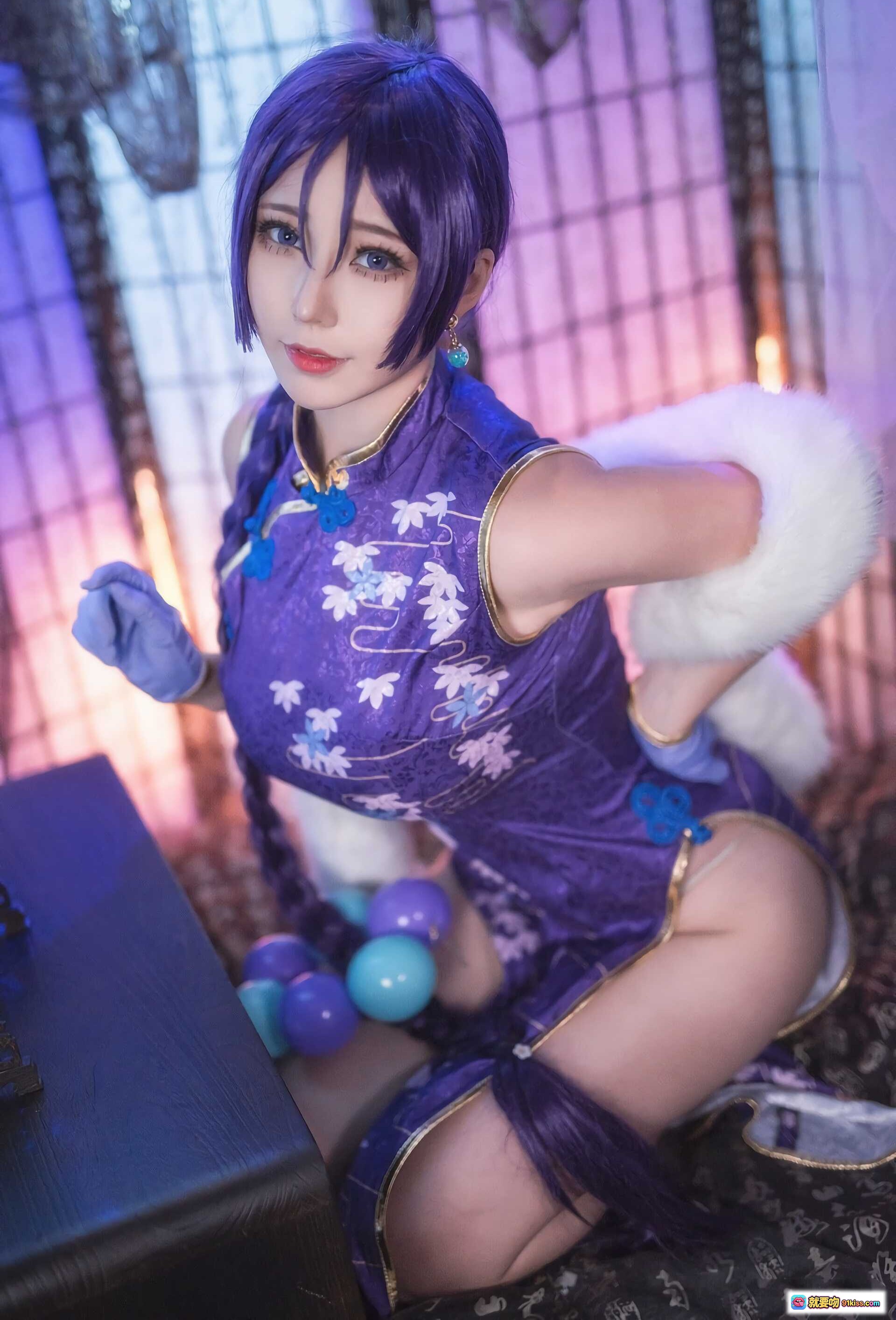 图片[10] - 菌烨tako NO.012 源赖光旗袍Cosplay 紫色和风刺绣旗袍 白毛绒装饰 蓝紫配色手套 优雅坐姿 19P高清写真 - 就要吻