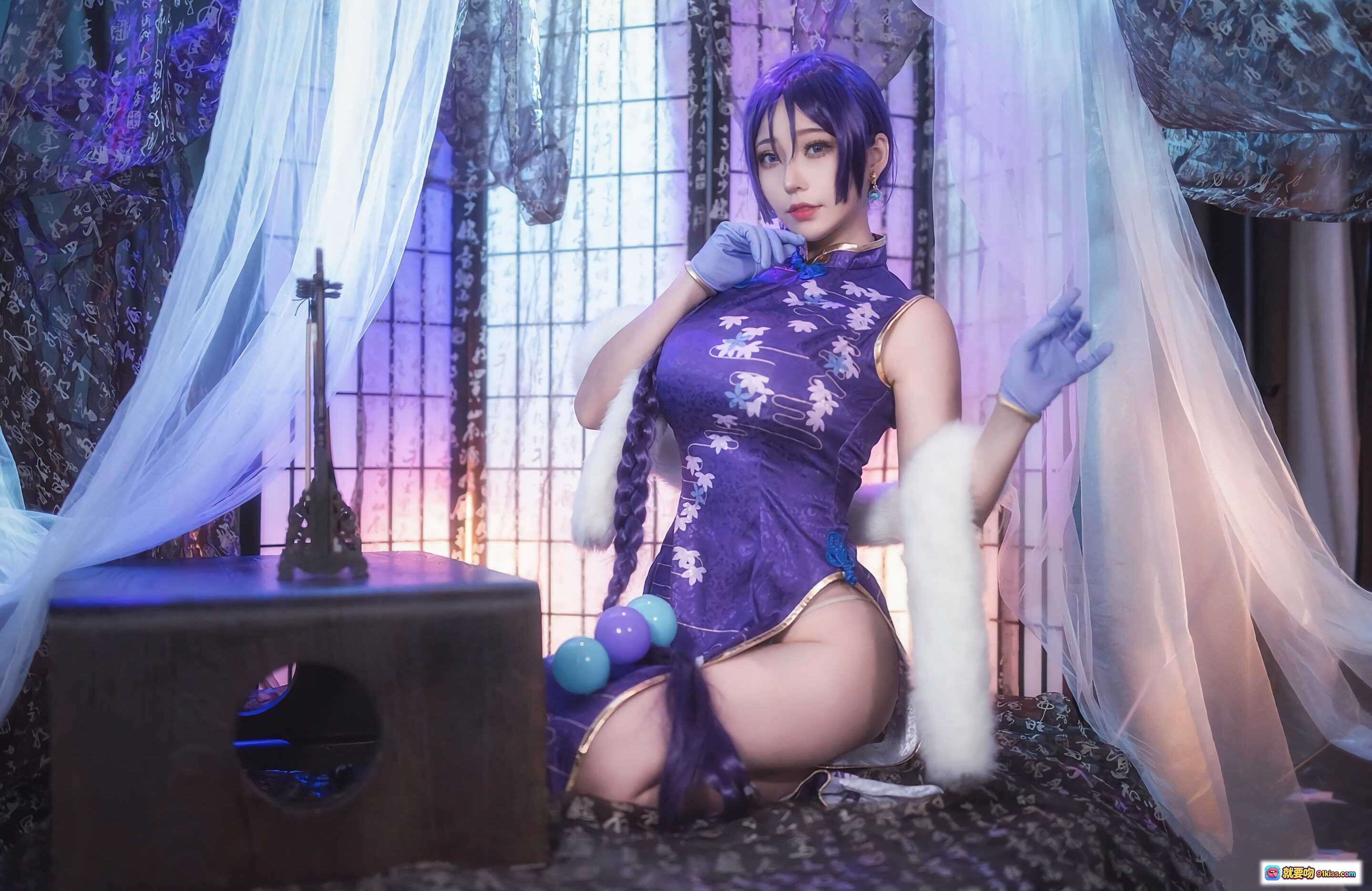 图片[7] - 菌烨tako NO.012 源赖光旗袍Cosplay 紫色和风刺绣旗袍 白毛绒装饰 蓝紫配色手套 优雅坐姿 19P高清写真 - 就要吻