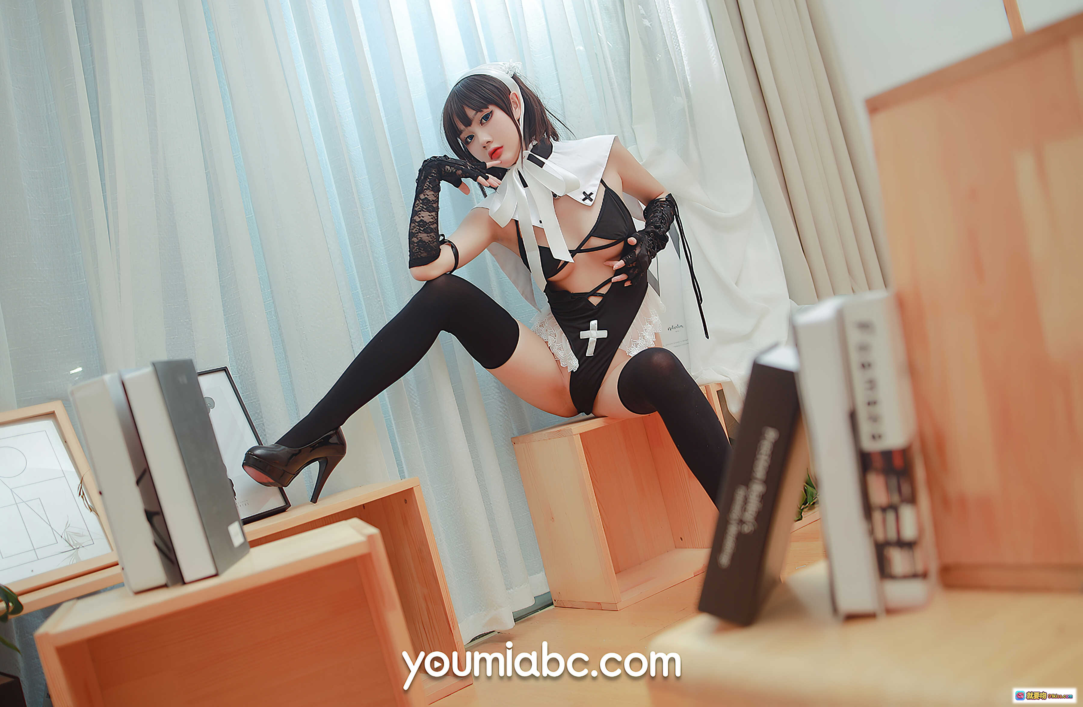 图片[2] - 美味修女cosplay写真 | 黑色蕾丝手套+白色头饰+十字架装饰 | 30P高清图集 - 就要吻
