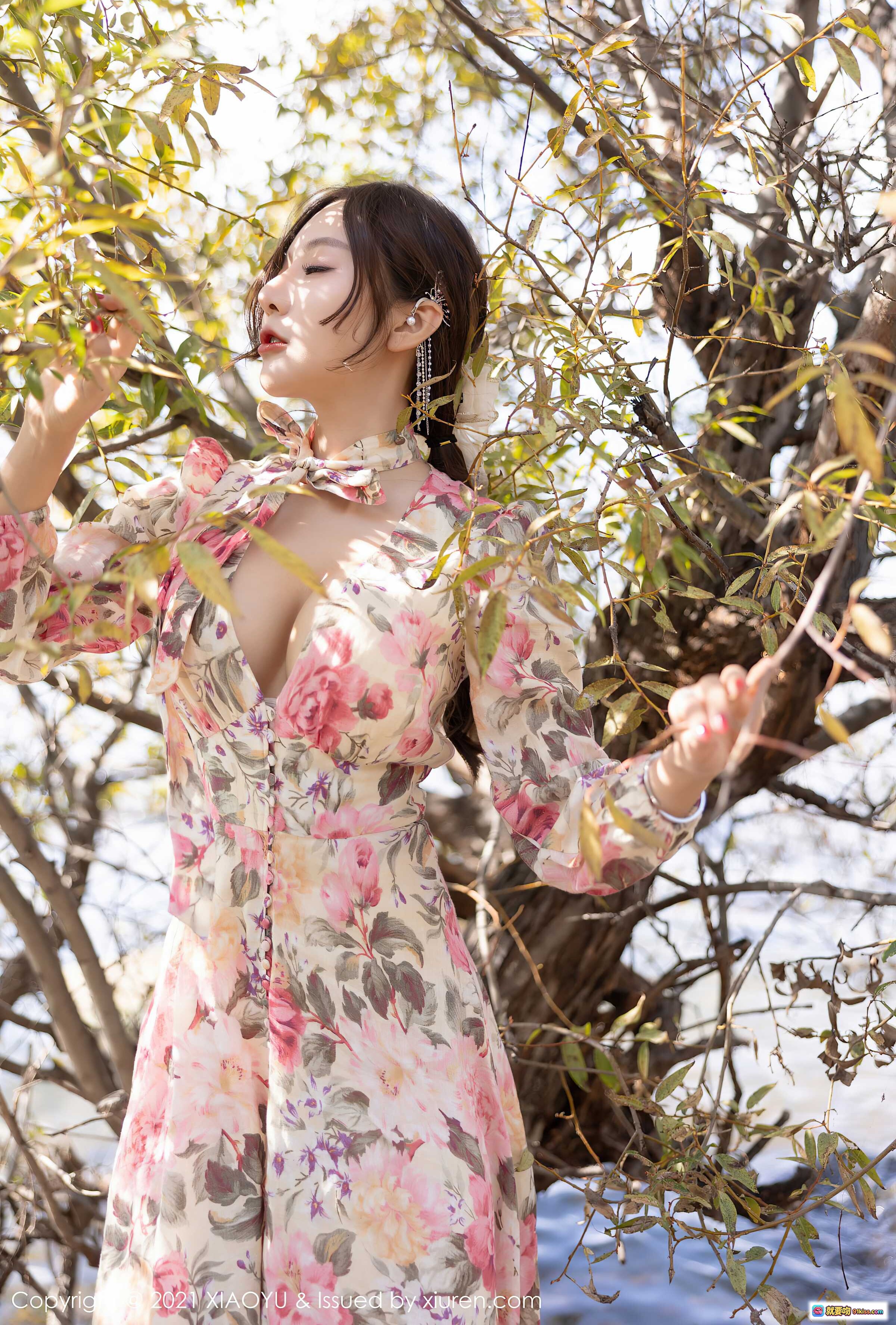 图片[7] - 王馨瑶yanni云南旅拍写真｜湖畔花裙少女｜自然风光人像摄影｜XiaoYu语画界VOL.682 - 就要吻