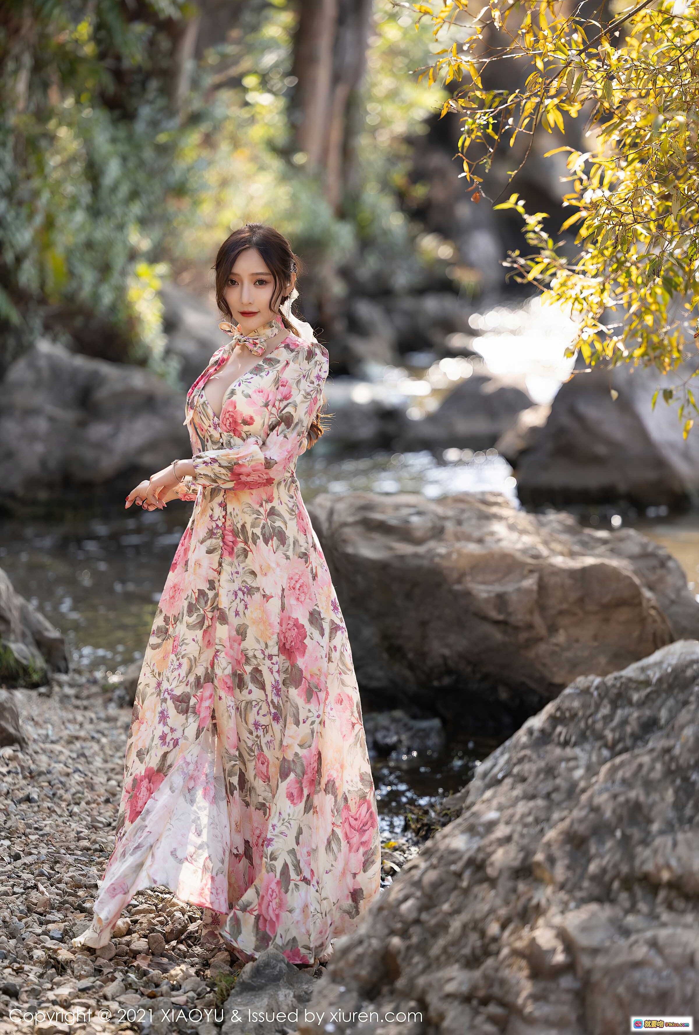 图片[6] - 王馨瑶yanni云南旅拍写真｜湖畔花裙少女｜自然风光人像摄影｜XiaoYu语画界VOL.682 - 就要吻