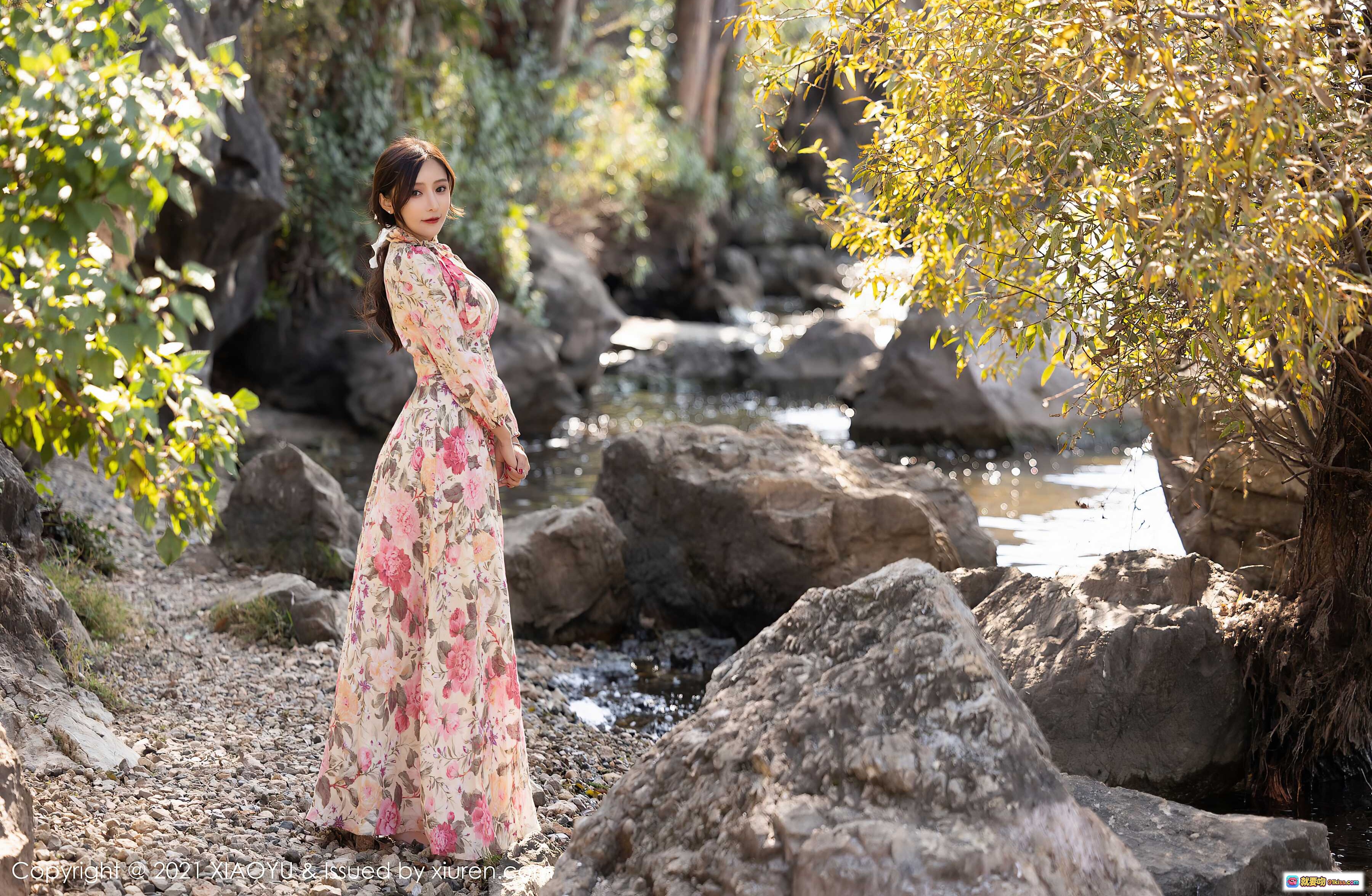 图片[4] - 王馨瑶yanni云南旅拍写真｜湖畔花裙少女｜自然风光人像摄影｜XiaoYu语画界VOL.682 - 就要吻