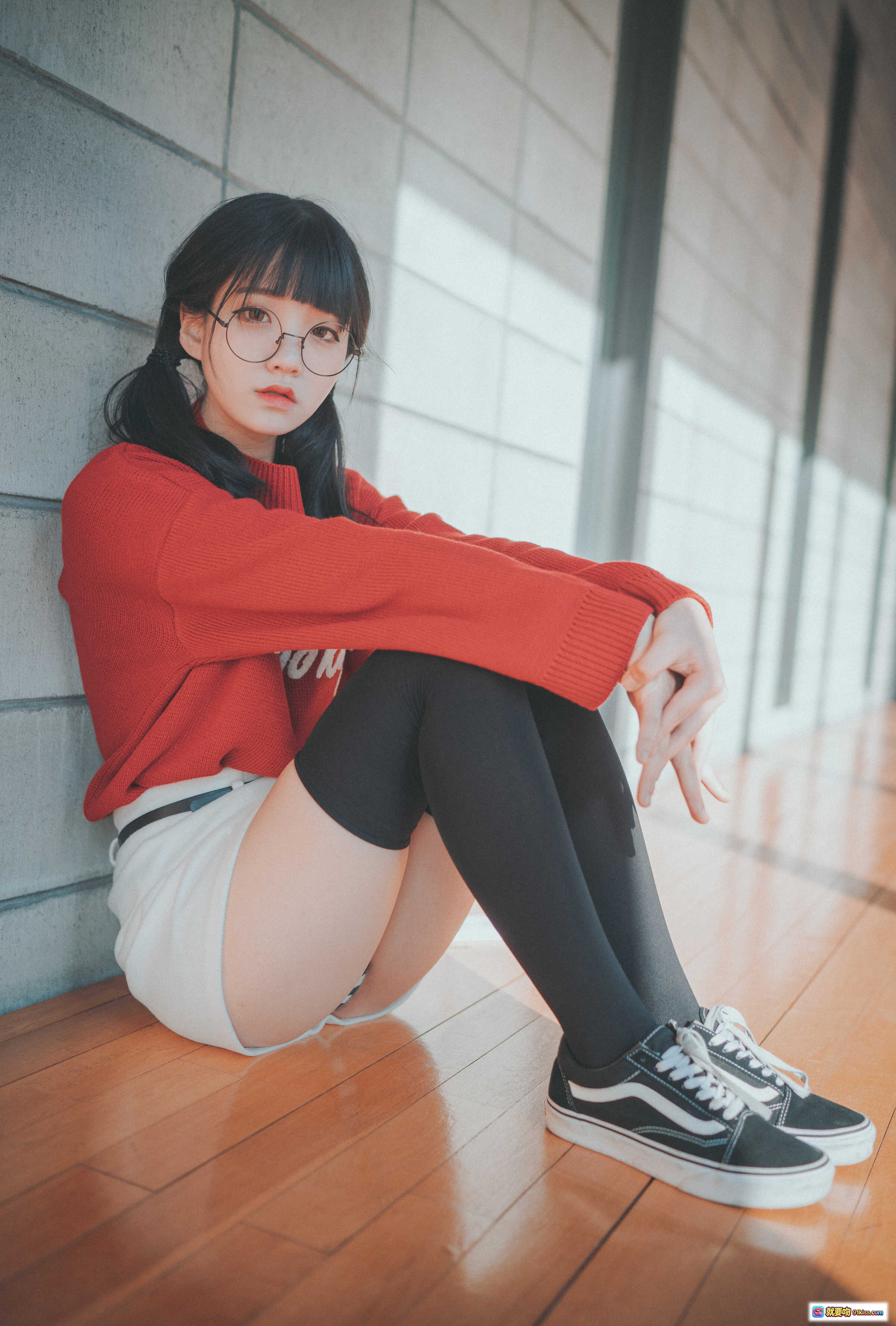 图片[4] - 韩国正妹Jenny NO.017 穿毛绒外套黑丝长腿楼梯写真 Brooklyn_Girl风格 29P高清图集 - 就要吻