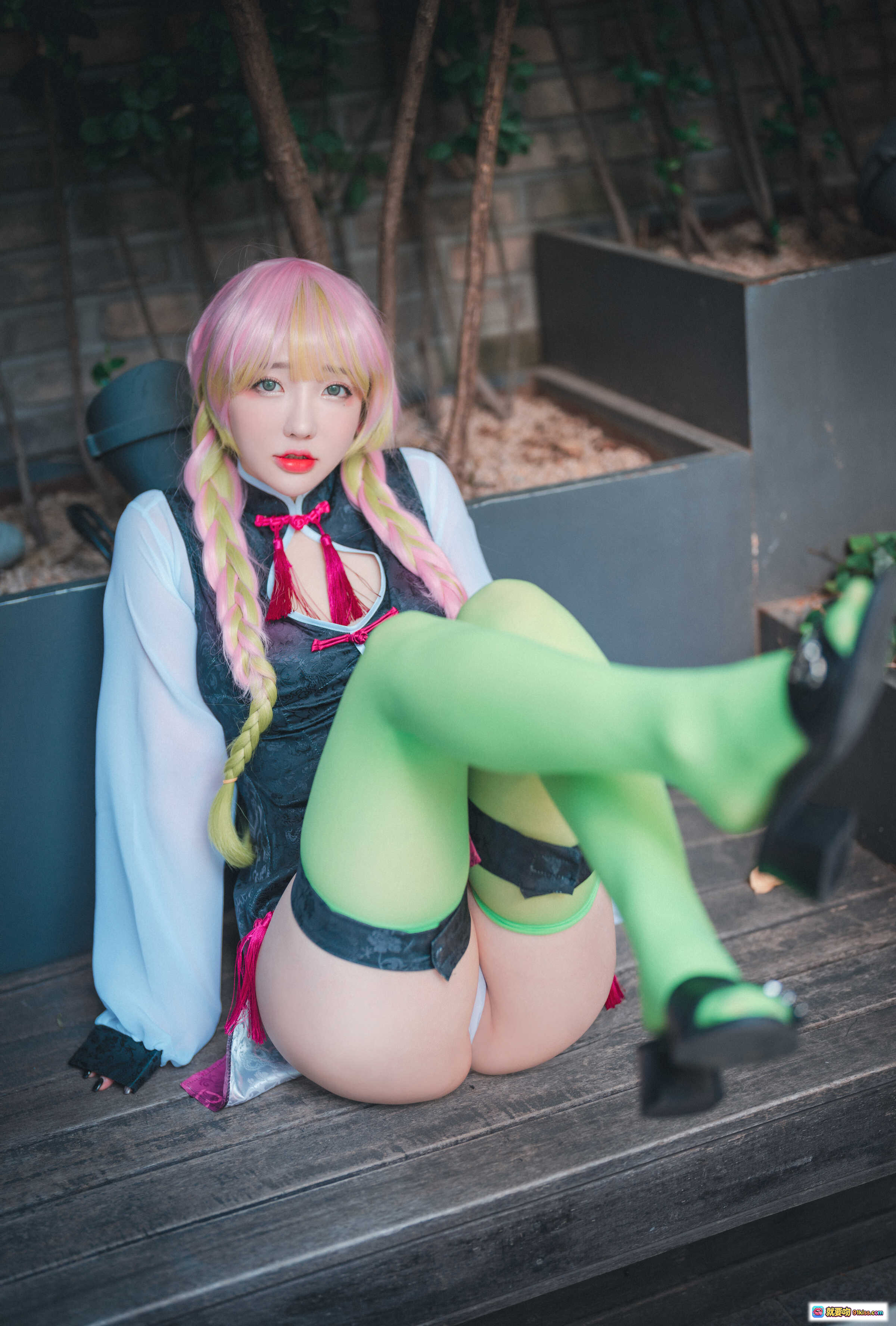 图片[10] - 孫樂樂NO.038 DJAWA 鬼滅之刃甘露寺蜜璃COS 黑色短袖 粉金雙馬尾 性感背影 寫真141P - 就要吻