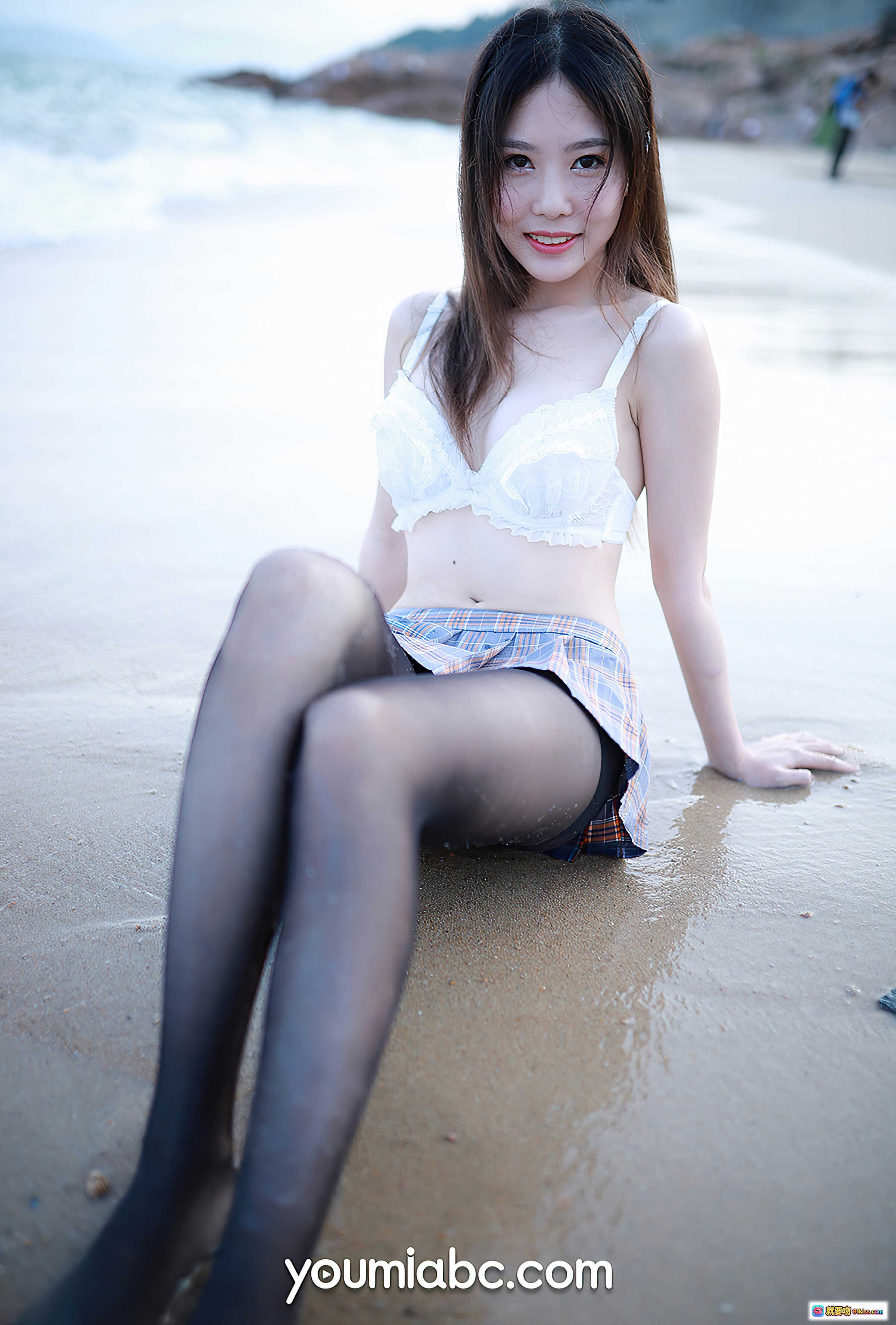 图片[3] - 黑丝美腿海边写真 | 抖娘利世格子裙湿发诱惑 | YouMi尤蜜2020精选摄影 - 就要吻
