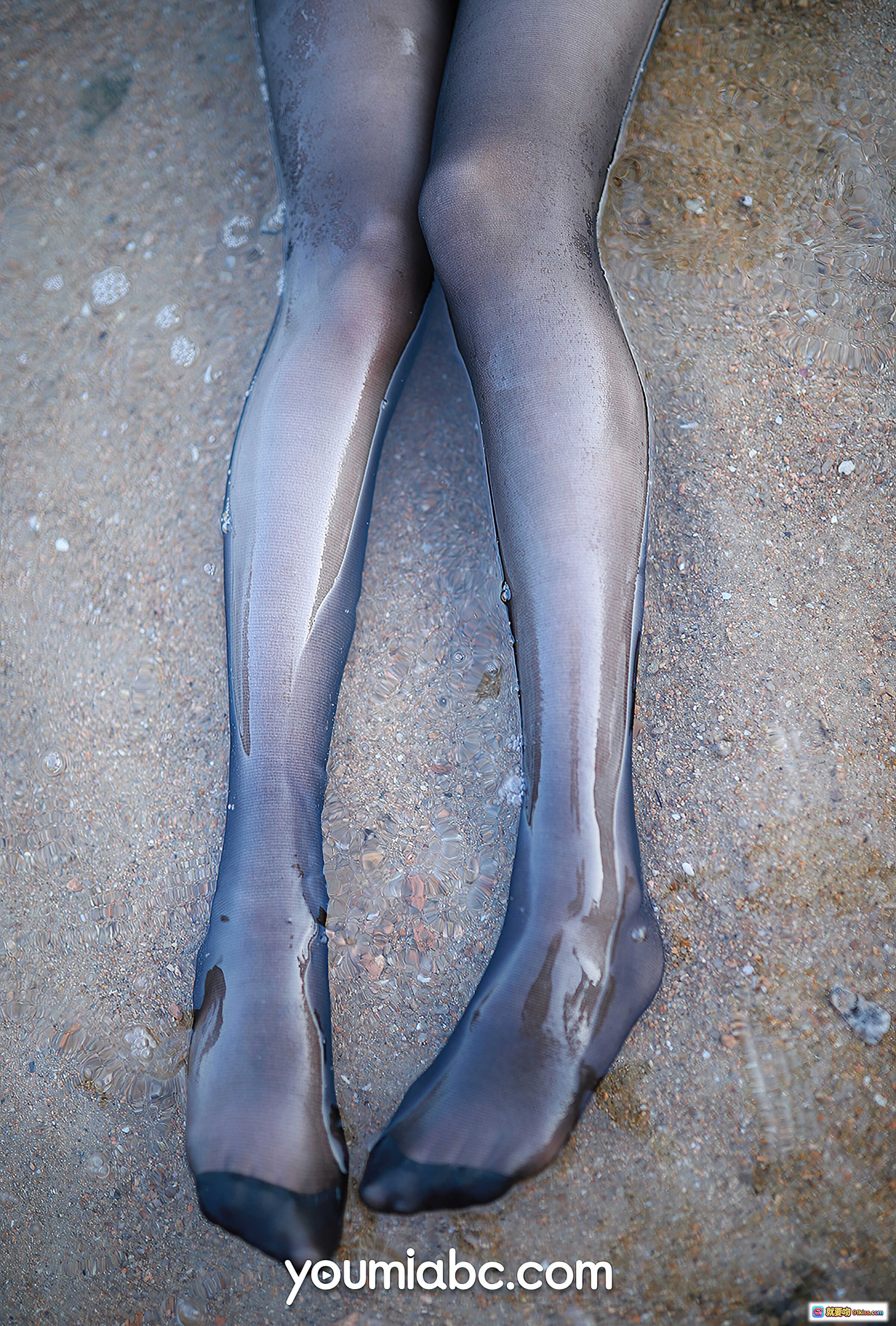 图片[2] - 黑丝美腿海边写真 | 抖娘利世格子裙湿发诱惑 | YouMi尤蜜2020精选摄影 - 就要吻