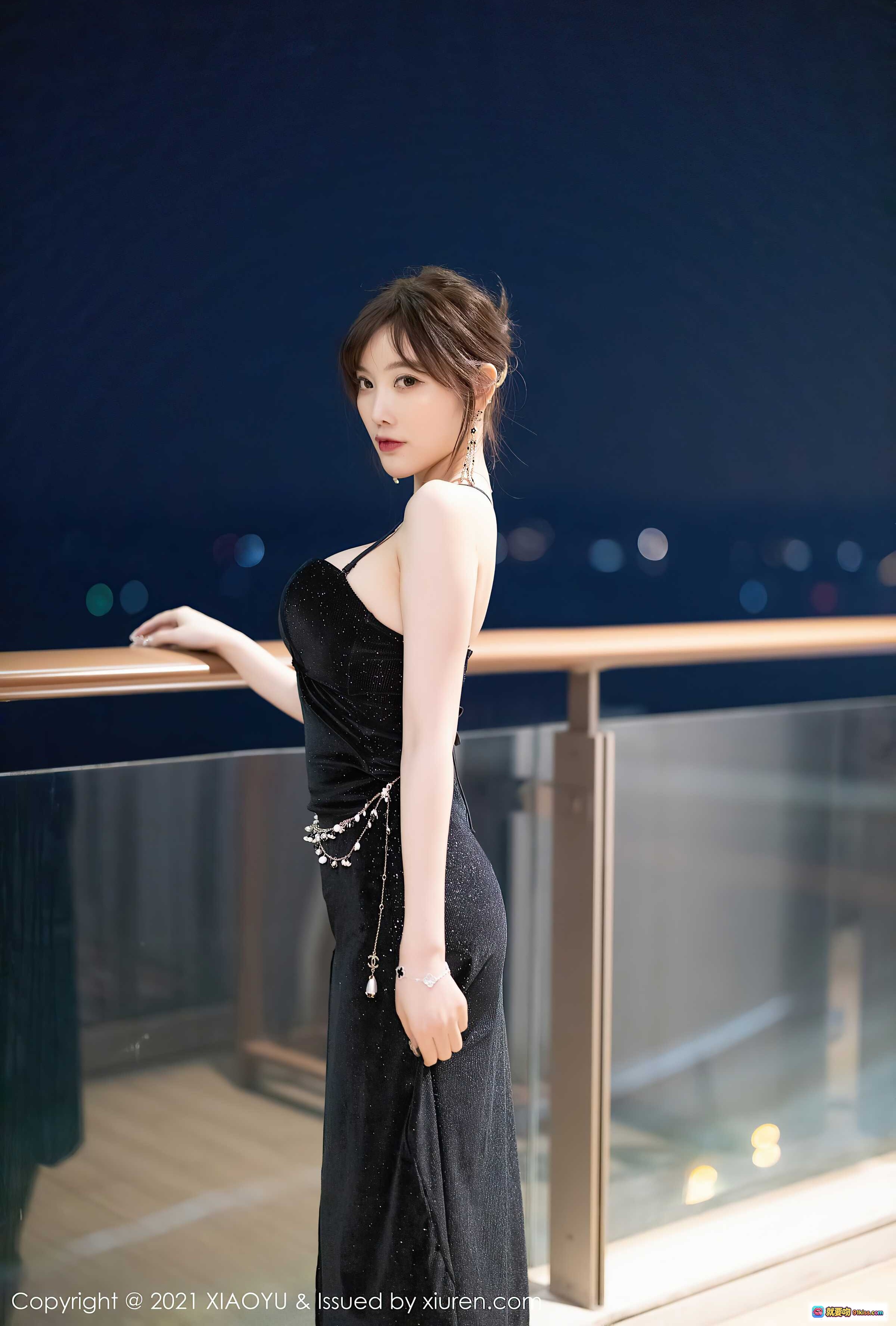 图片[10] - 杨晨晨Yome吊袜美胸黑裙写真 | 小雨语画界2021 VOL.660优雅性感高清图集 - 就要吻