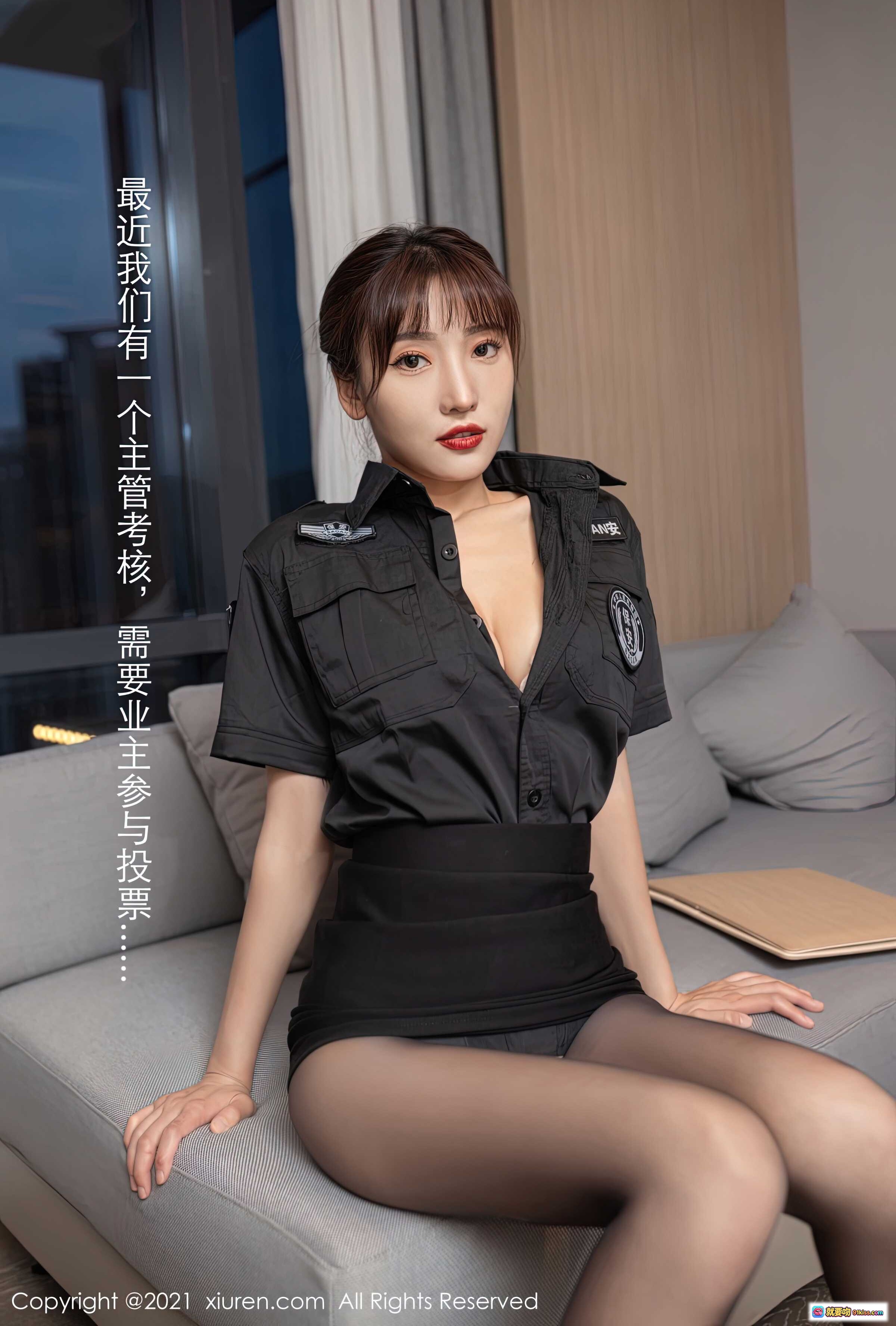 图片[6] - 陆萱萱保安制服写真 – 黑色短袖警服+丝袜美腿+文件夹持握 – XiuRen秀人网2021.06.23 No.3577 - 就要吻