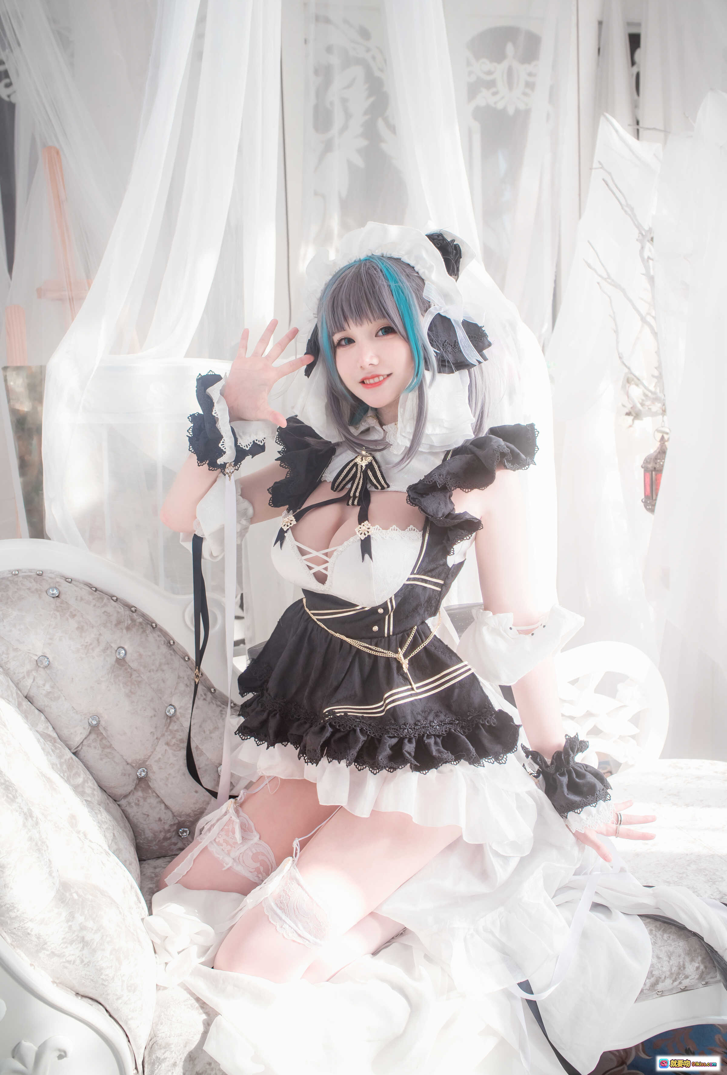 图片[6] - 仙九Airi NO.017 柴郡女仆Cosplay写真 | 黑白洛丽塔女仆装 | 蓝灰双马尾 | 白丝蕾丝袜 | 华丽宫廷风沙发场景 | 20P高清图集 - 就要吻